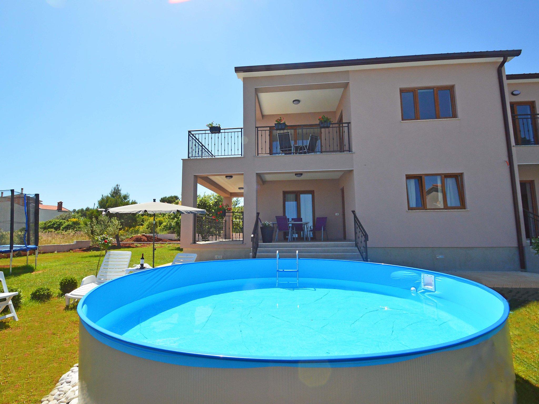 Photo 14 - 2 bedroom Apartment in Ližnjan with private pool and garden