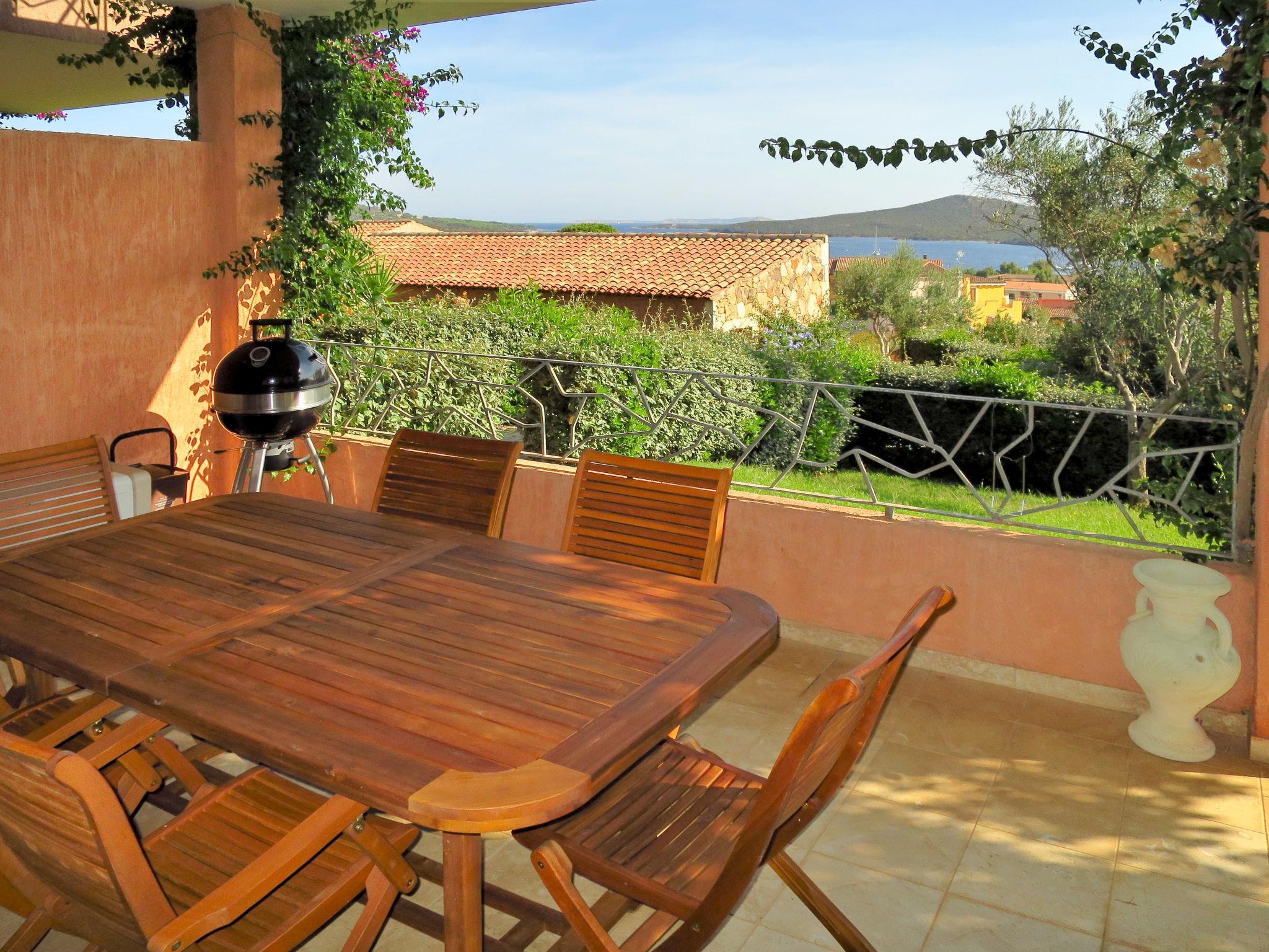 Photo 5 - 2 bedroom Apartment in Santa Teresa Gallura with swimming pool and sea view