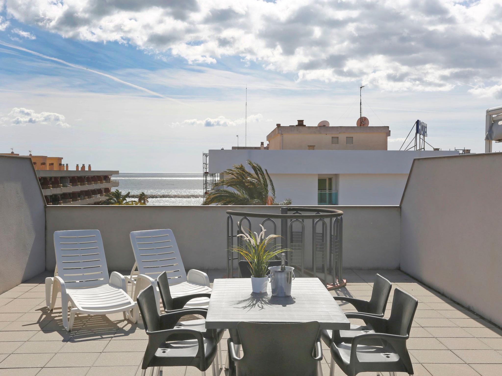 Photo 2 - Appartement de 2 chambres à Cambrils avec piscine et vues à la mer