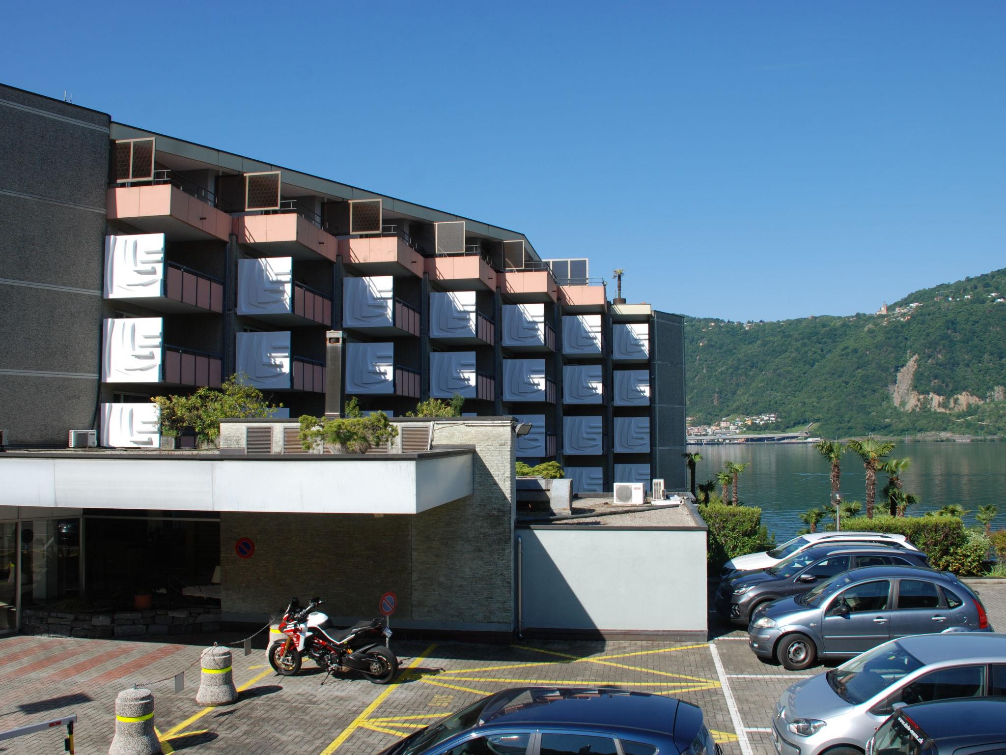 Photo 6 - Appartement de 1 chambre à Bissone avec piscine et vues sur la montagne