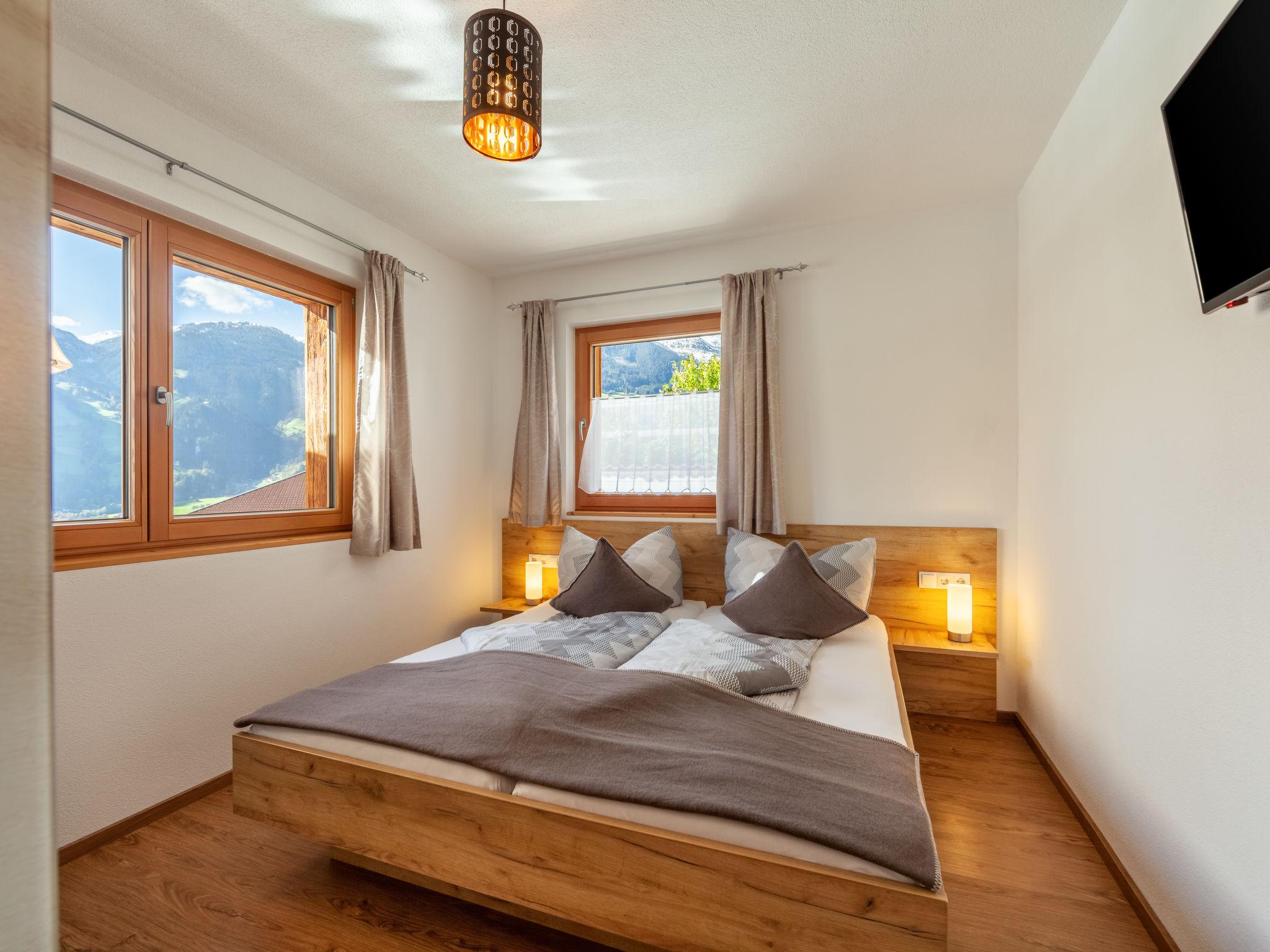 Foto 5 - Apartamento de 3 habitaciones en Ramsau im Zillertal con terraza y vistas a la montaña