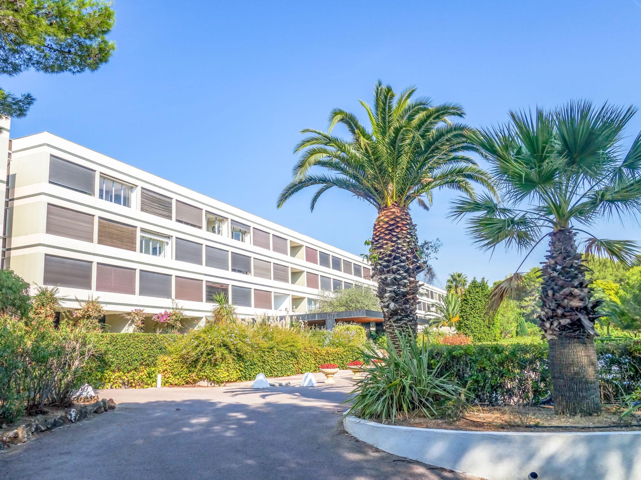 Foto 2 - Appartamento con 1 camera da letto a Bandol con piscina e vista mare