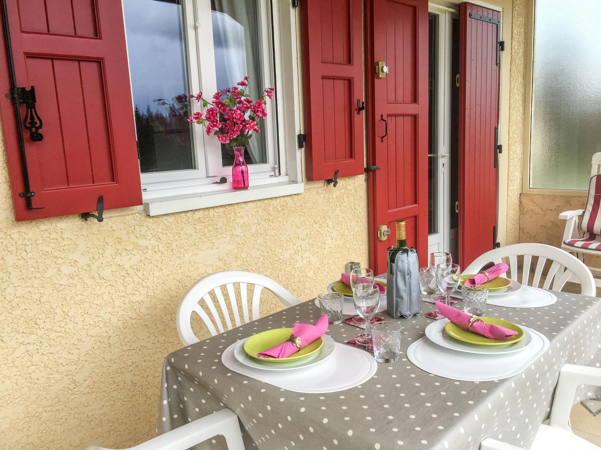 Photo 11 - Maison de 2 chambres à Monlet avec jardin et terrasse