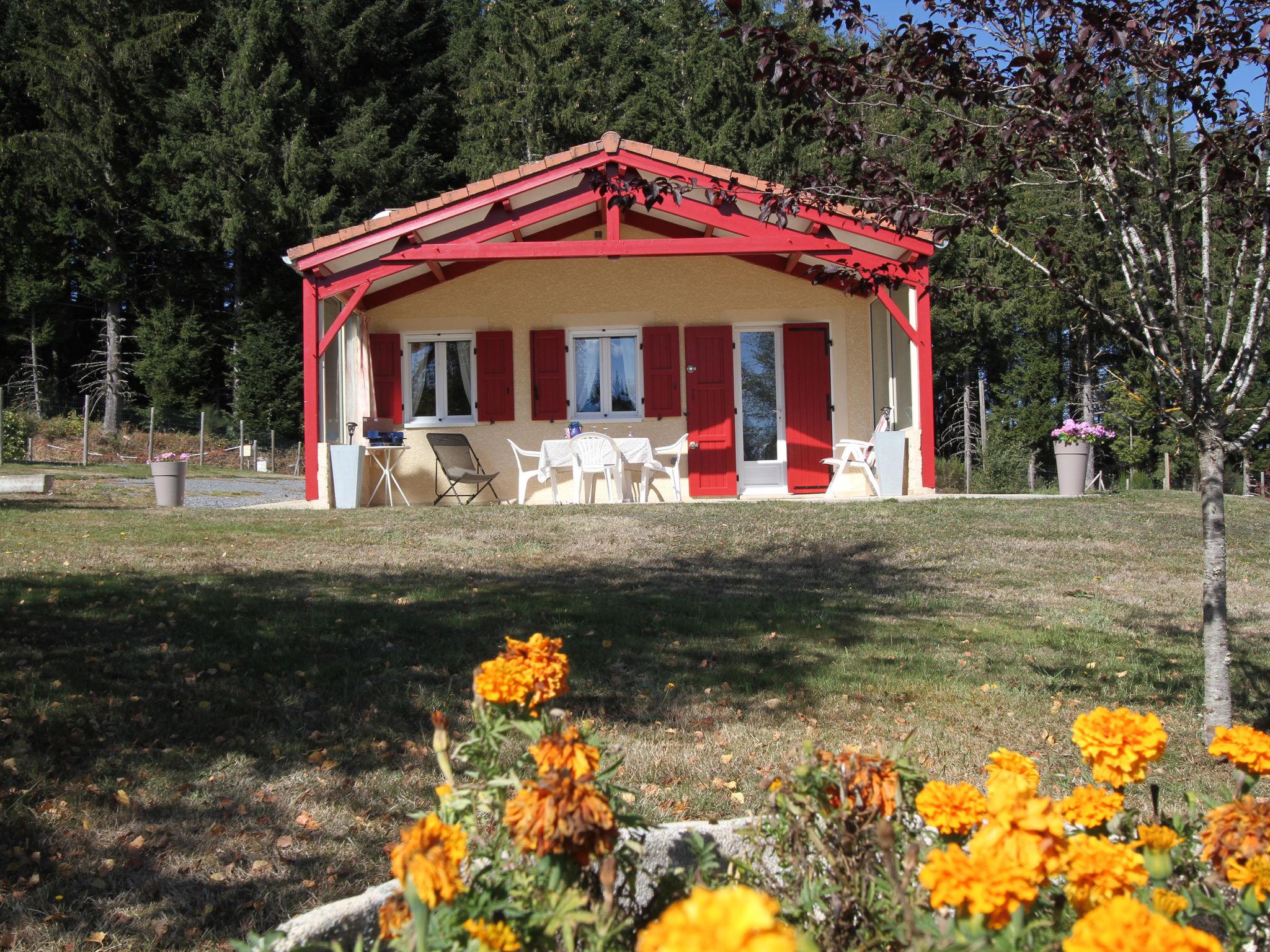 Photo 10 - Maison de 2 chambres à Monlet avec jardin et terrasse