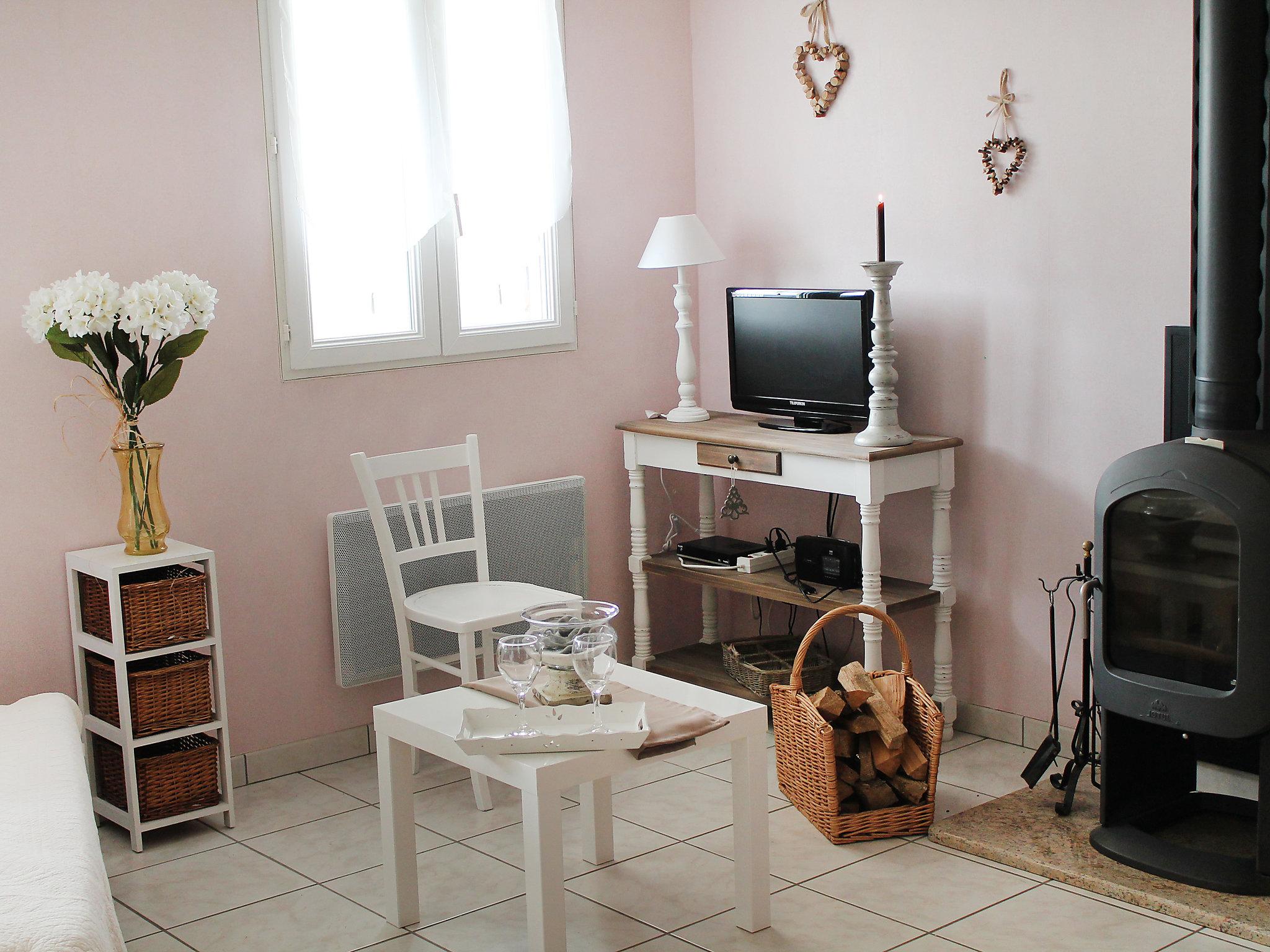 Photo 3 - Maison de 2 chambres à Monlet avec jardin et terrasse