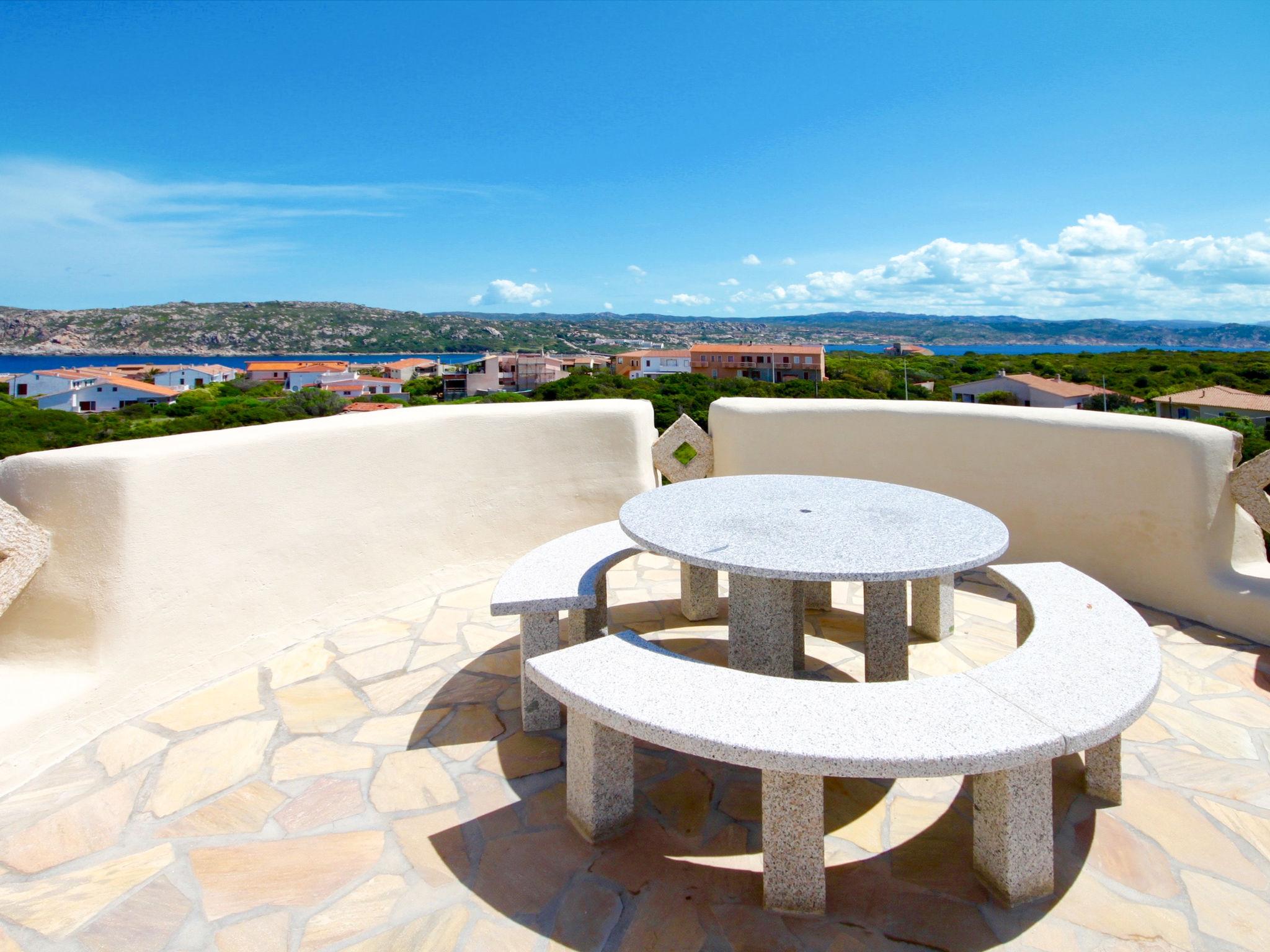 Foto 2 - Casa de 2 quartos em Santa Teresa Gallura com terraço e vistas do mar