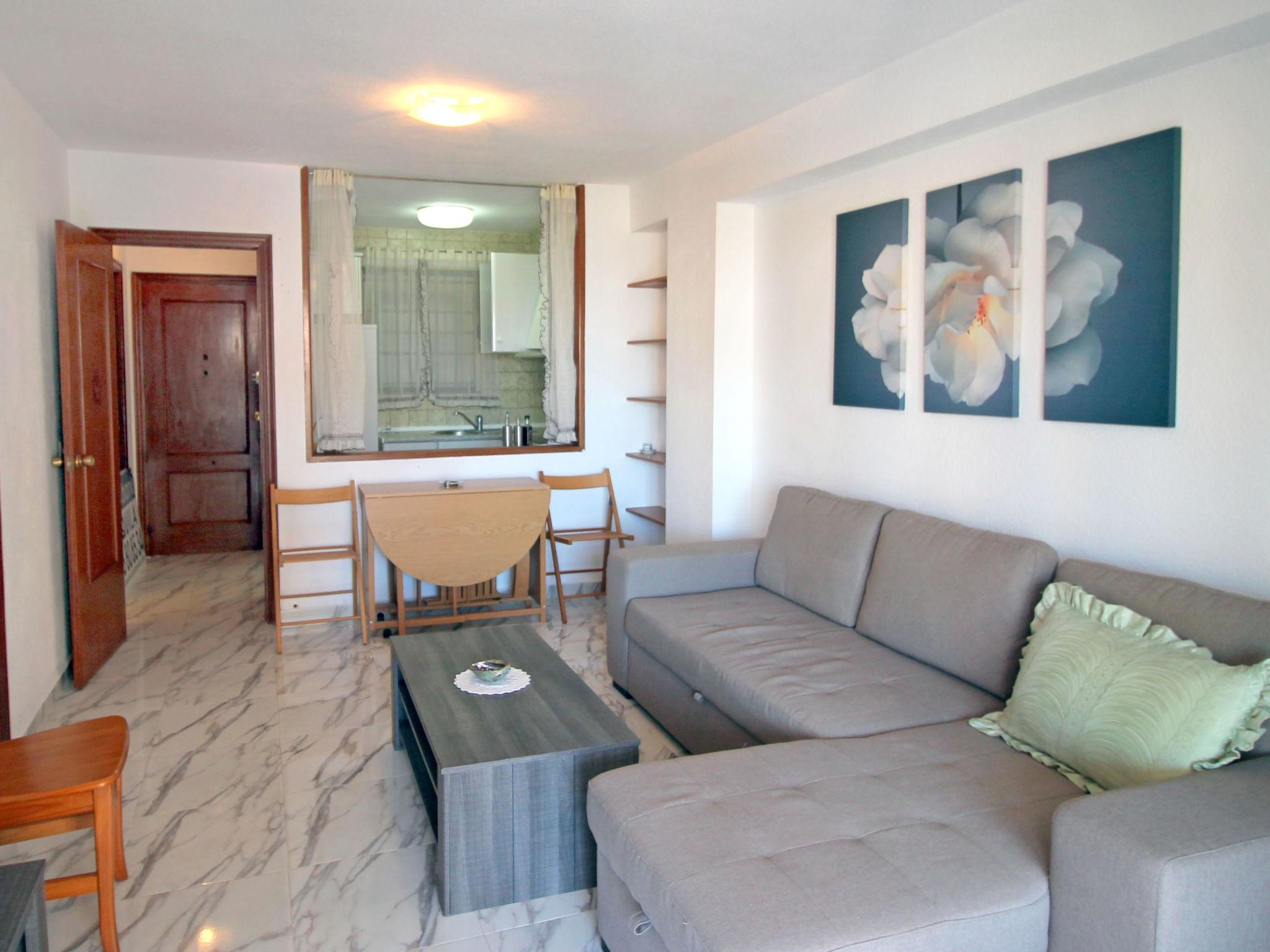 Photo 8 - 1 bedroom Apartment in Benidorm with swimming pool and garden