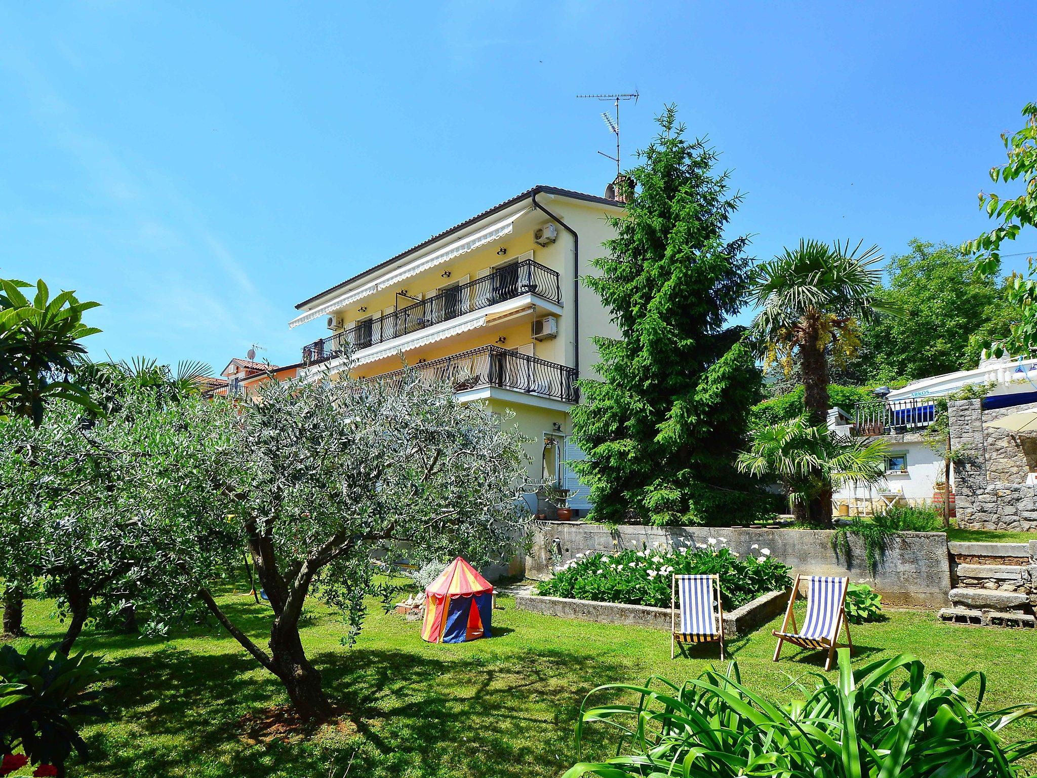 Foto 1 - Apartamento de 1 habitación en Opatija con vistas al mar