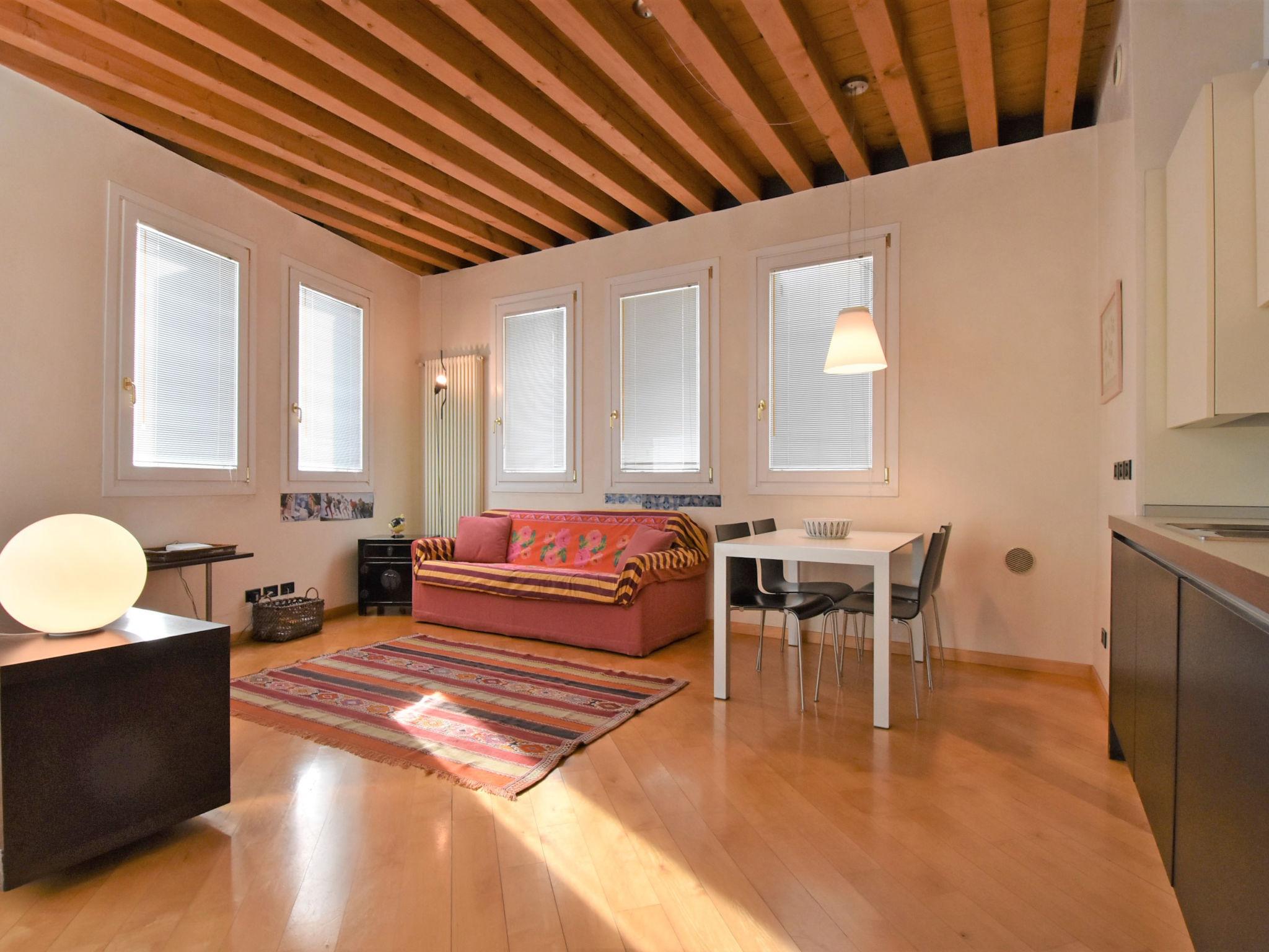 Foto 1 - Apartamento de 1 quarto em Veneza com terraço