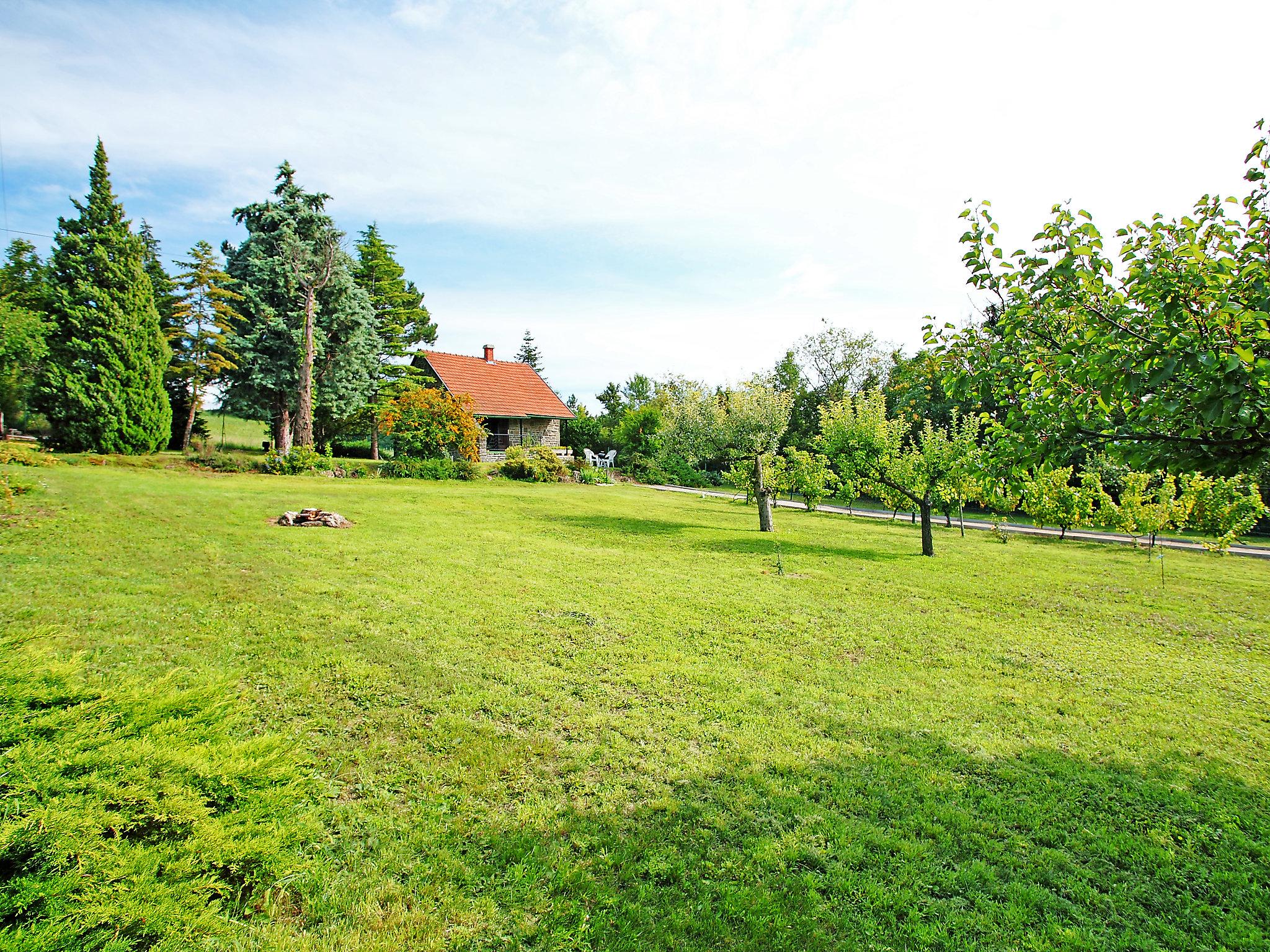 Foto 4 - Casa de 2 quartos em Tihany com jardim e vista para a montanha