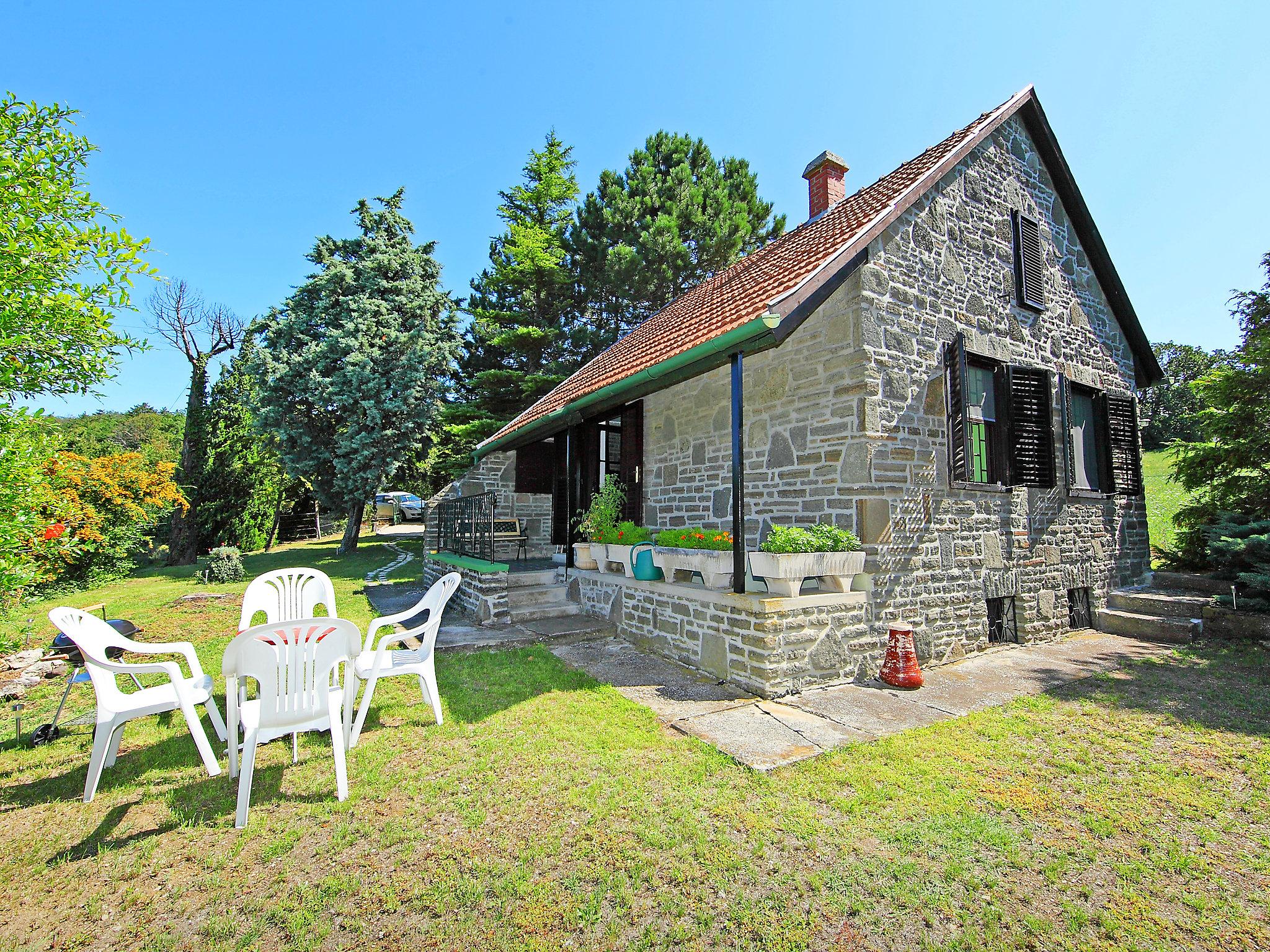 Photo 3 - Maison de 2 chambres à Tihany avec jardin et vues sur la montagne