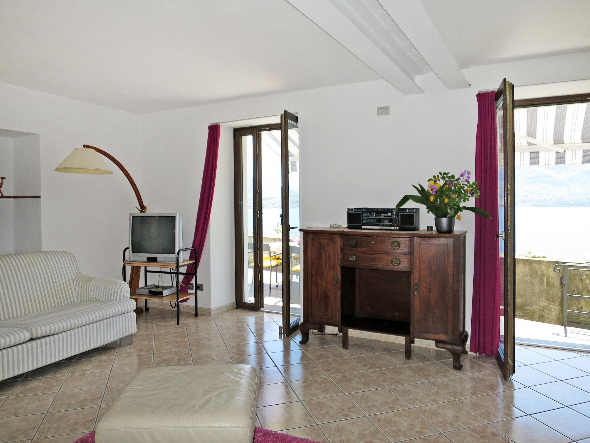 Photo 6 - 2 bedroom Apartment in Cannero Riviera with terrace and mountain view