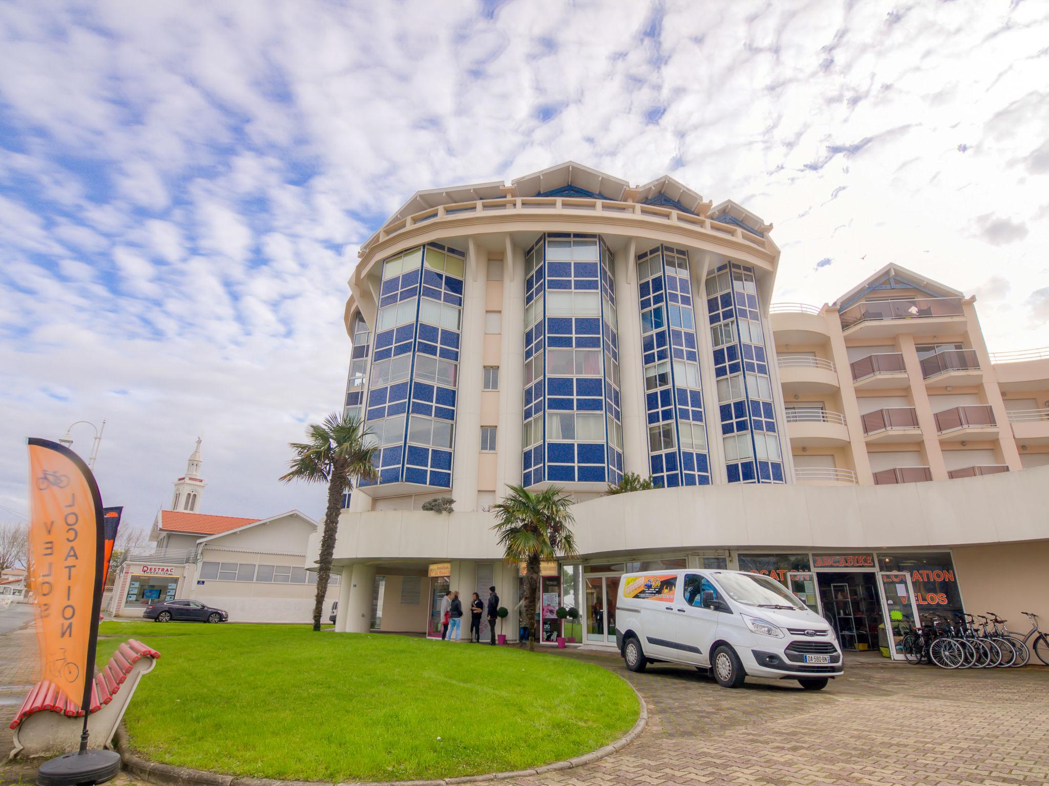 Photo 23 - 2 bedroom Apartment in Arcachon with sea view