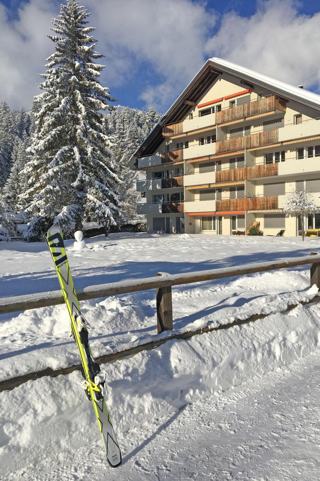 Foto 16 - Appartamento a Laax con vista sulle montagne