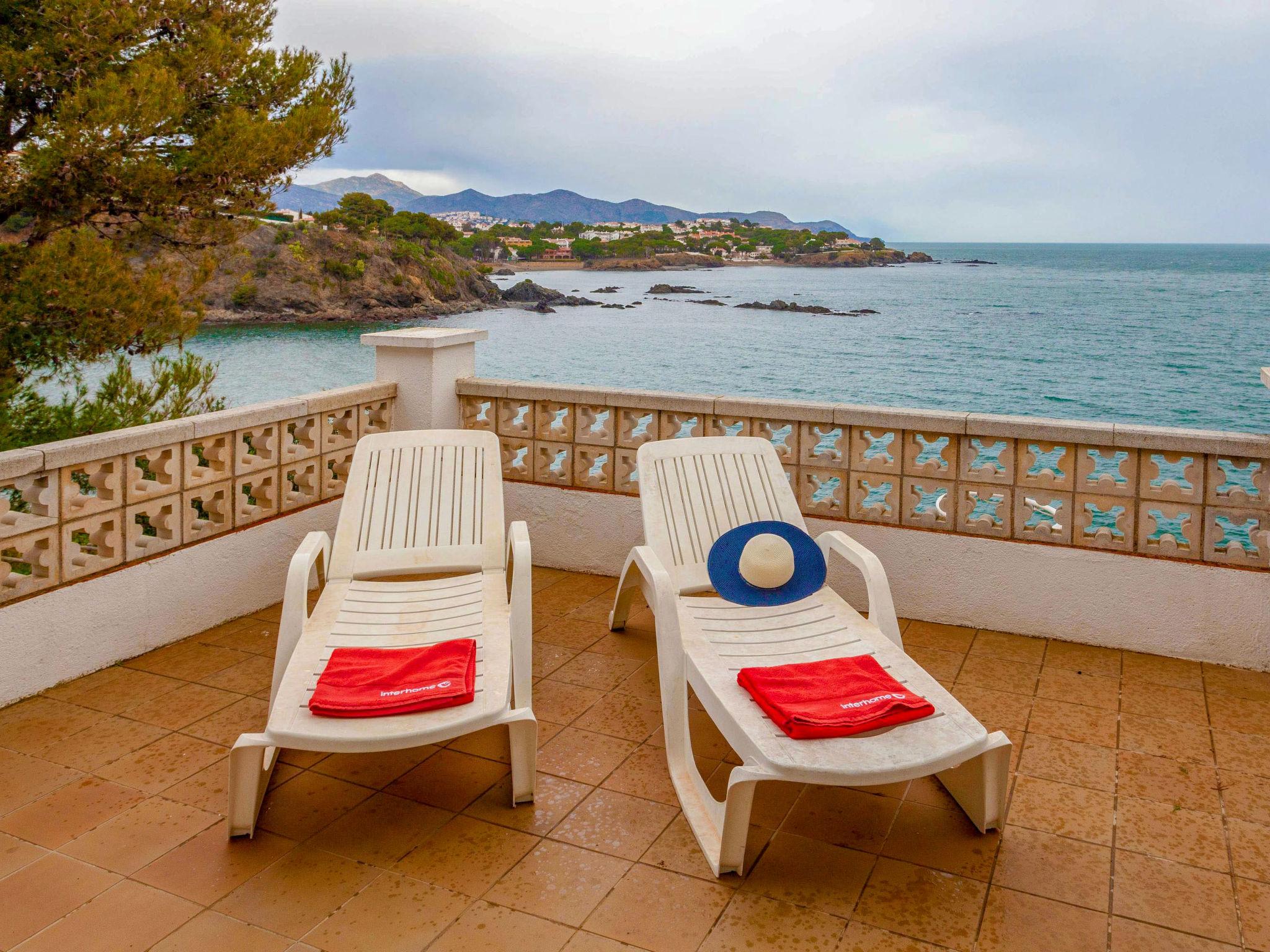 Photo 12 - Maison de 4 chambres à Llançà avec jardin et vues à la mer