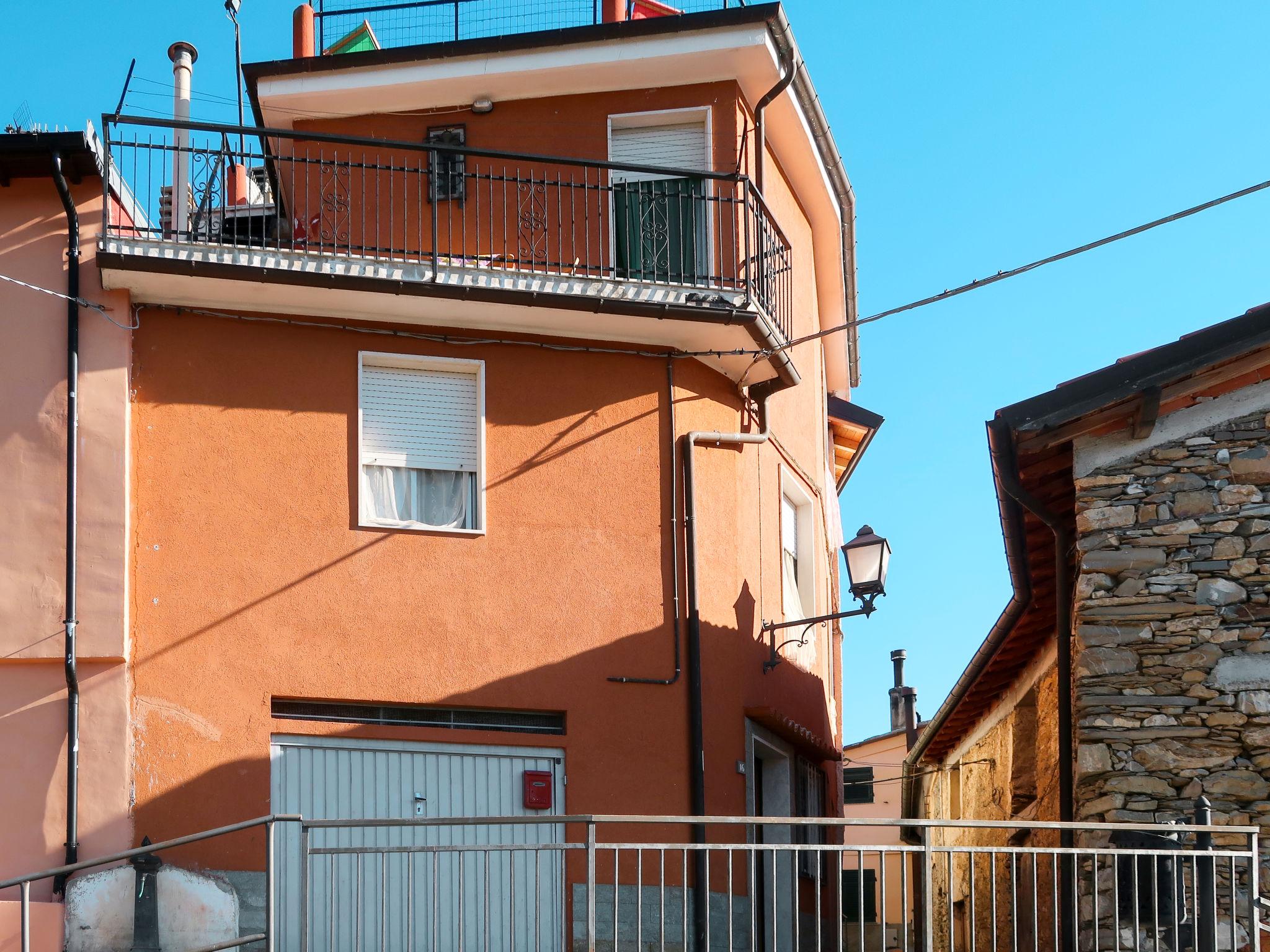 Foto 17 - Casa con 2 camere da letto a Aurigo con terrazza e vista mare