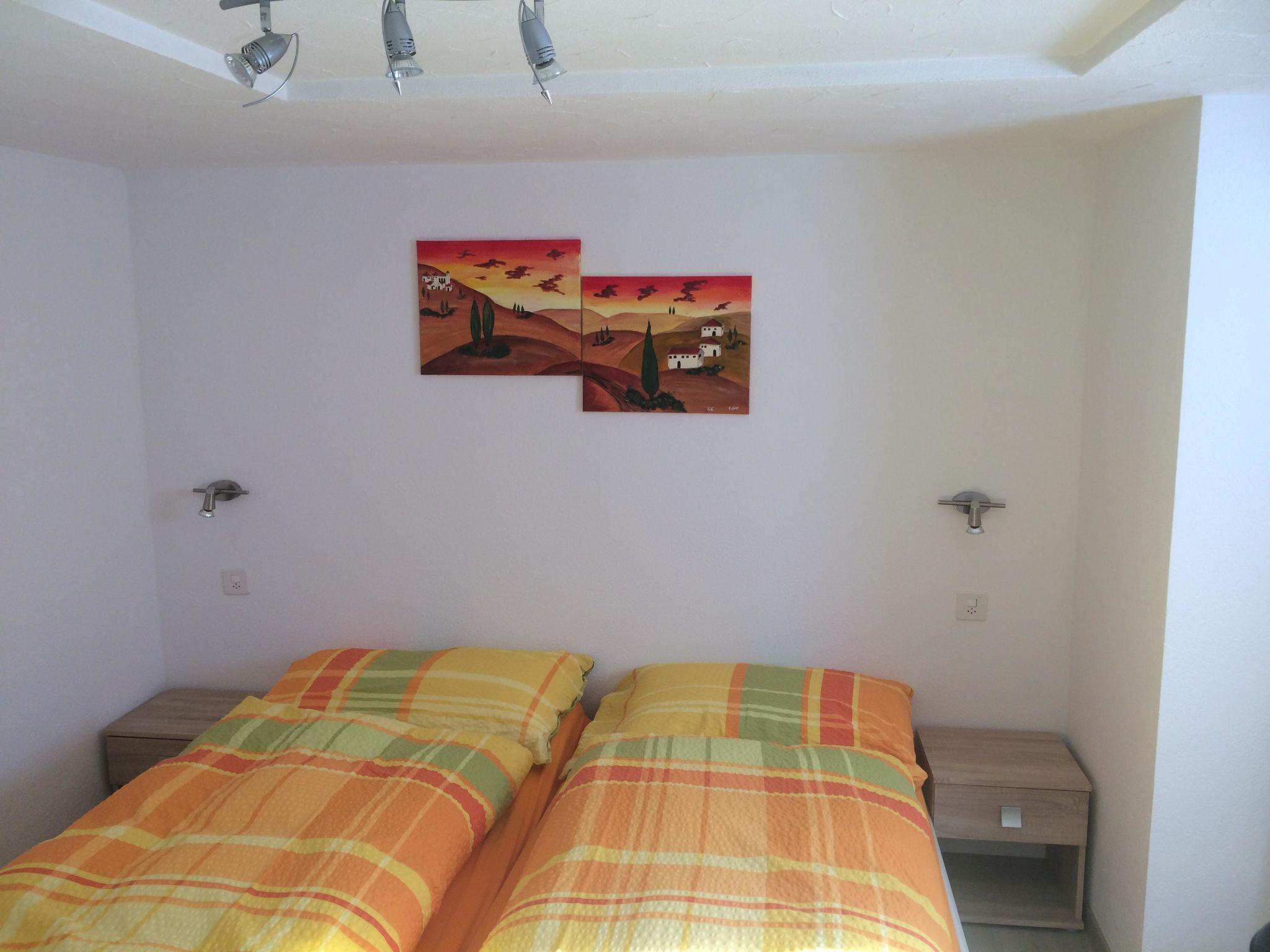 Foto 8 - Appartamento con 1 camera da letto a Saas-Grund con giardino e vista sulle montagne