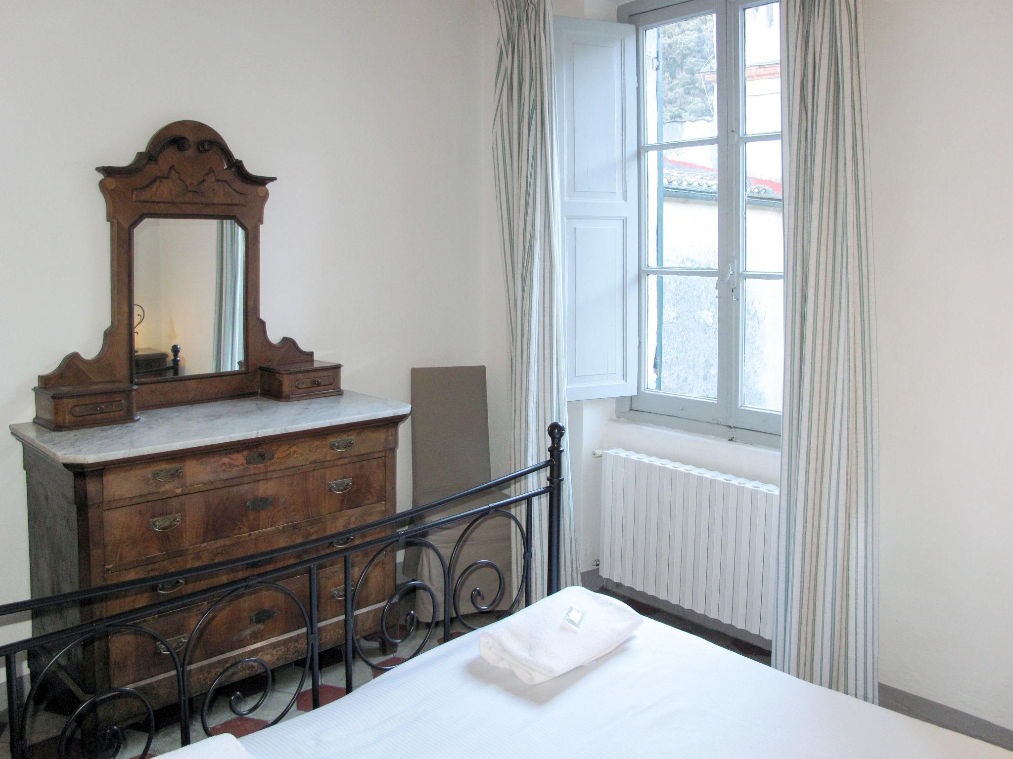 Foto 5 - Appartamento con 2 camere da letto a Finale Ligure con giardino e vista mare