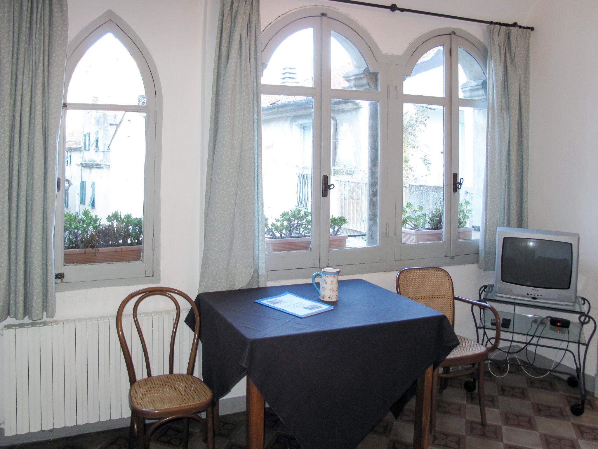 Foto 9 - Apartamento de 2 habitaciones en Finale Ligure con jardín y vistas al mar