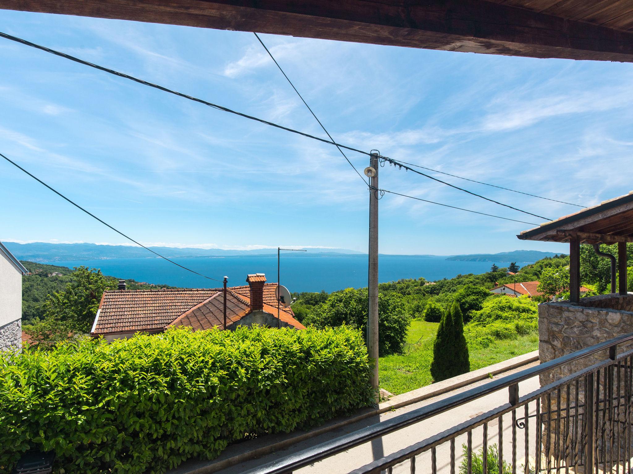 Foto 19 - Casa con 5 camere da letto a Opatija con piscina privata e vista mare