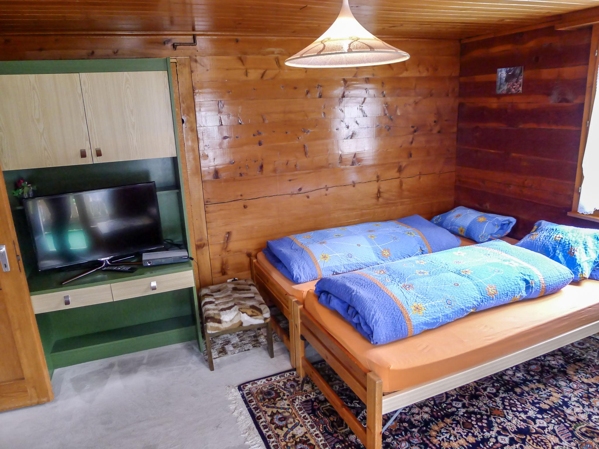 Foto 3 - Appartamento con 2 camere da letto a Grächen con giardino e vista sulle montagne