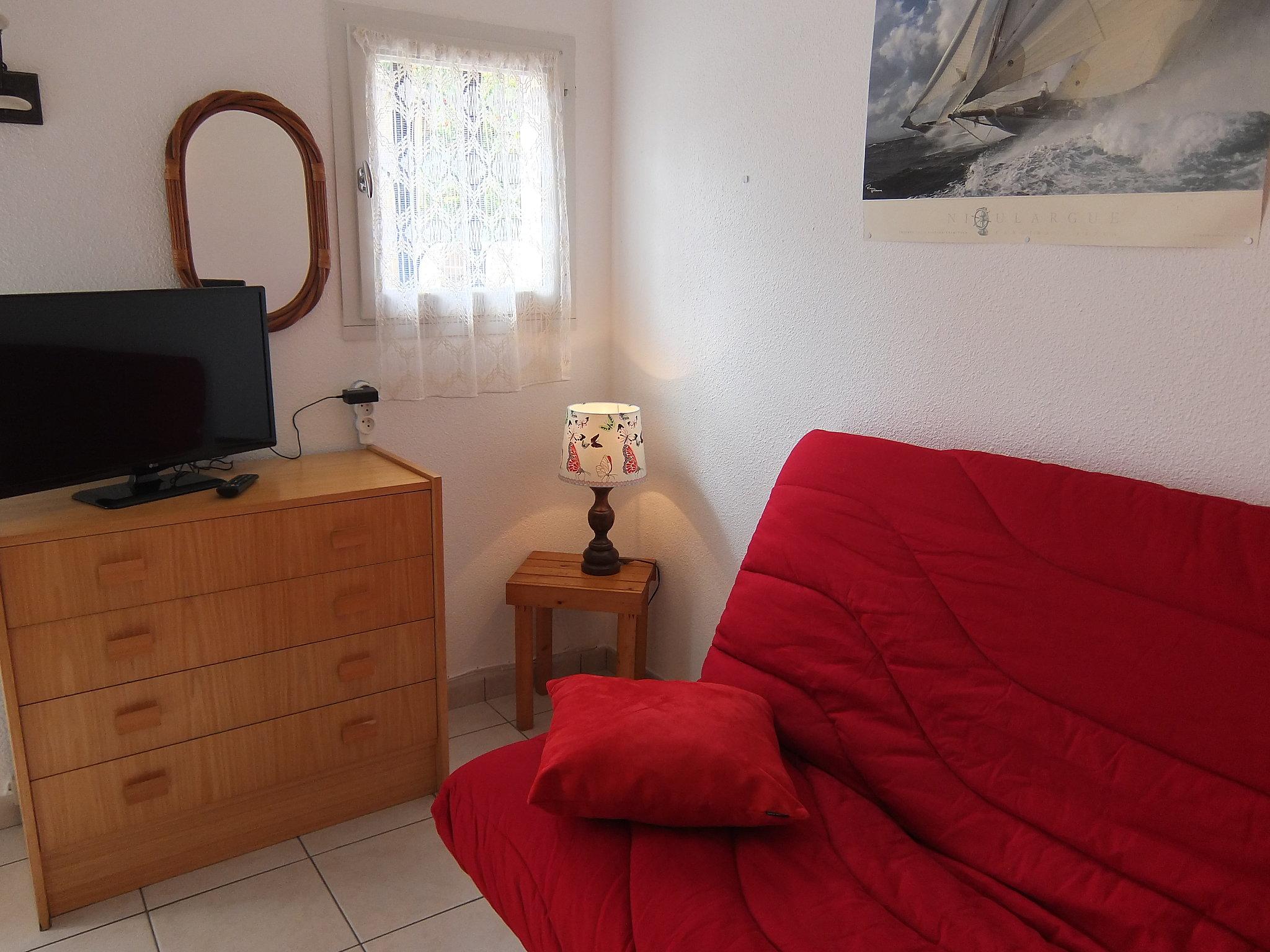 Photo 6 - 1 bedroom House in Saint-Cyprien with terrace and sea view