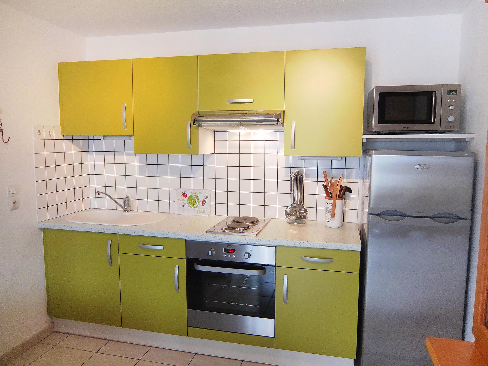 Photo 3 - 1 bedroom House in Saint-Cyprien with terrace and sea view