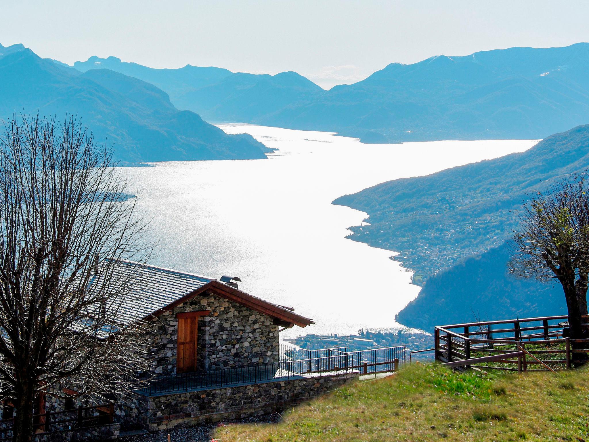 Photo 3 - Maison de 2 chambres à Peglio avec jardin et vues sur la montagne