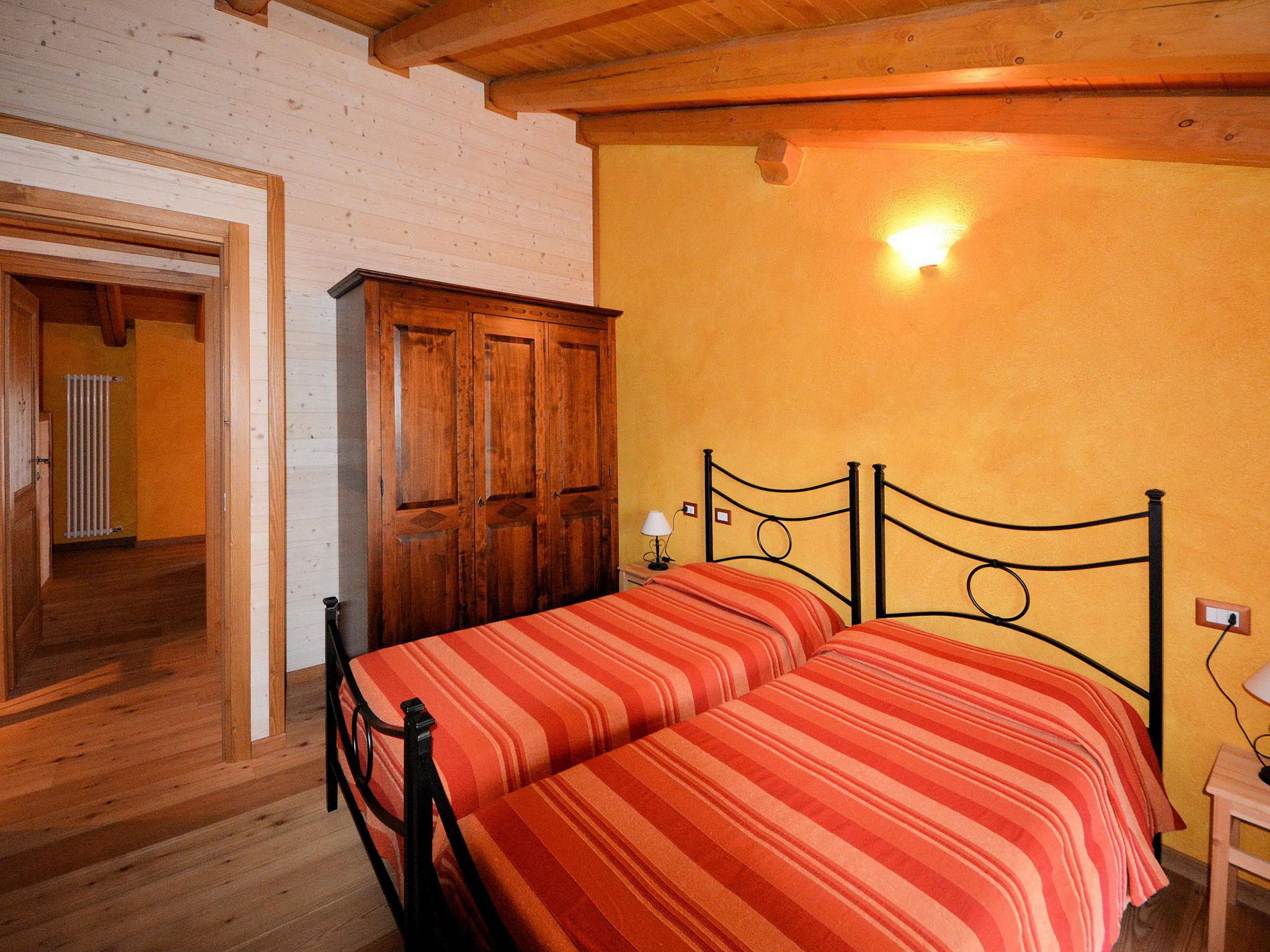 Foto 10 - Haus mit 2 Schlafzimmern in Peglio mit garten und blick auf die berge