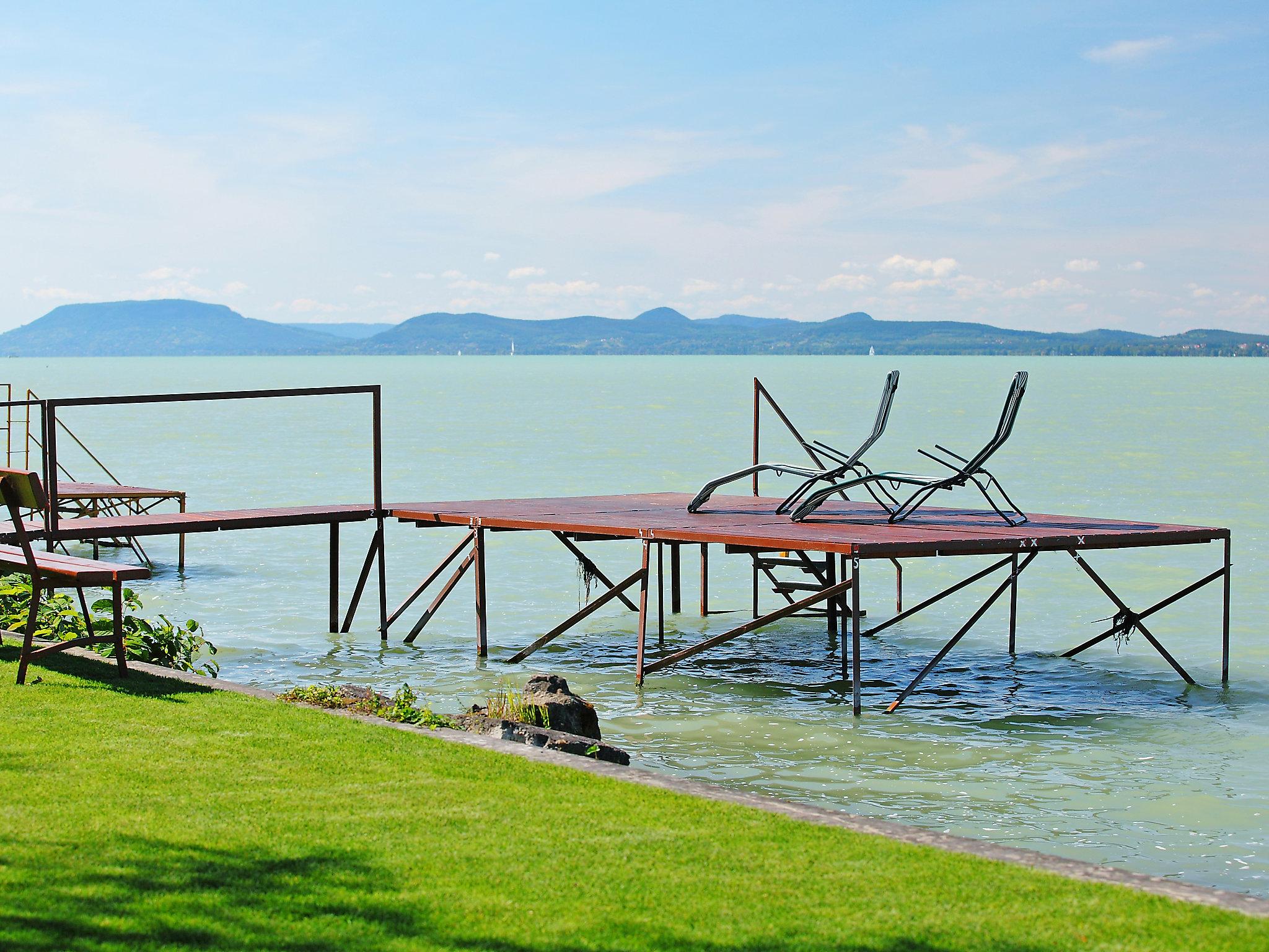 Foto 22 - Appartamento con 2 camere da letto a Balatonlelle con giardino e terrazza