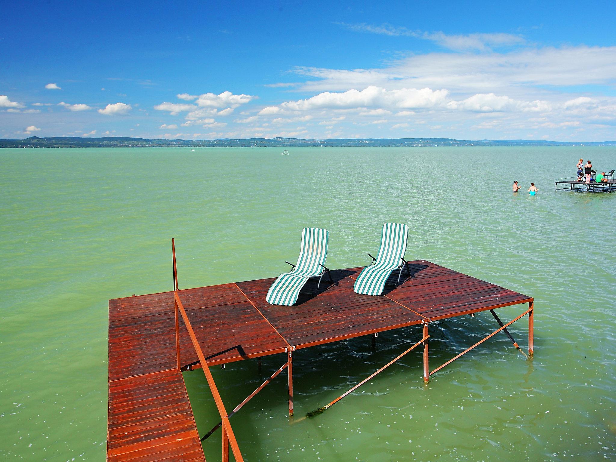 Foto 21 - Apartamento de 2 quartos em Balatonlelle com jardim e terraço