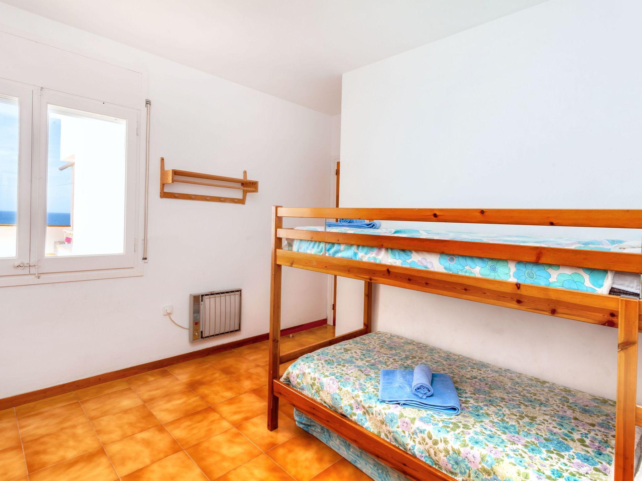 Foto 10 - Apartment mit 3 Schlafzimmern in Llançà mit terrasse und blick aufs meer