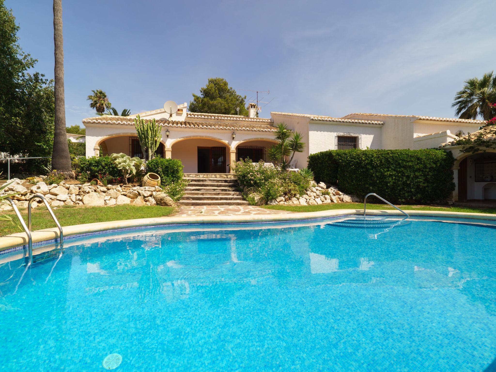 Foto 1 - Casa de 4 quartos em Jávea com piscina privada e vistas do mar