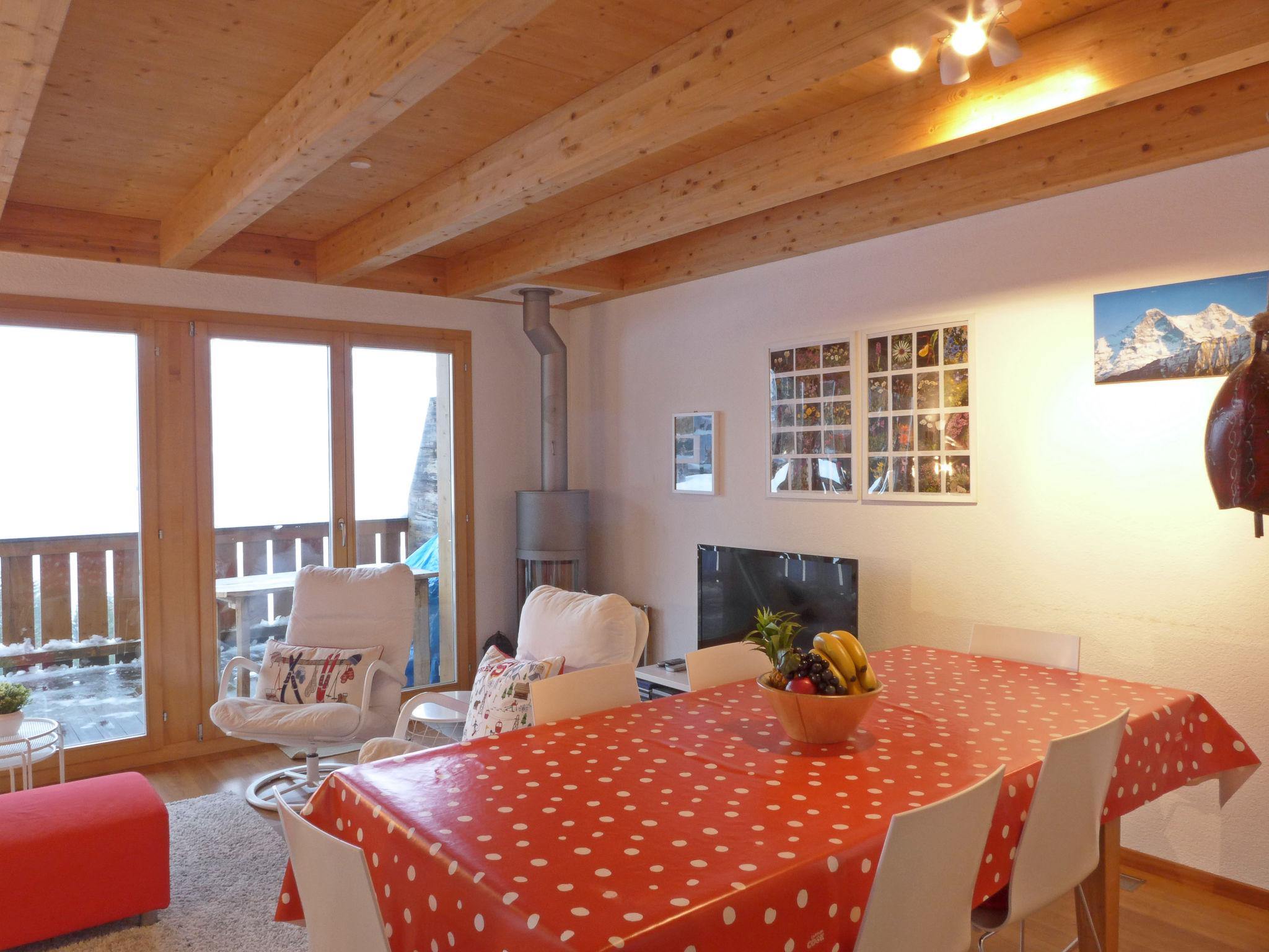 Foto 9 - Apartamento de 3 habitaciones en Lauterbrunnen con vistas a la montaña