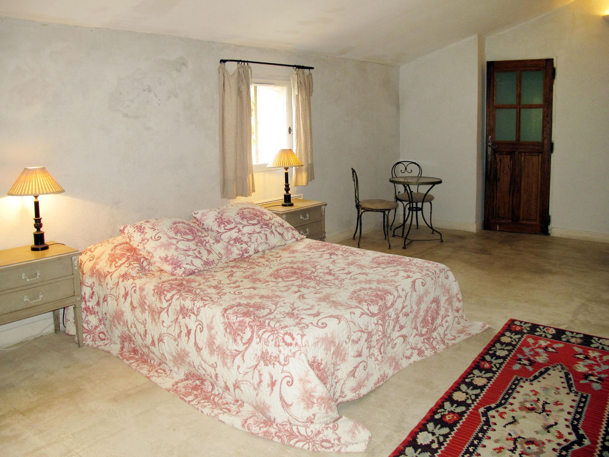 Foto 16 - Casa con 3 camere da letto a Cavaillon con piscina privata e giardino