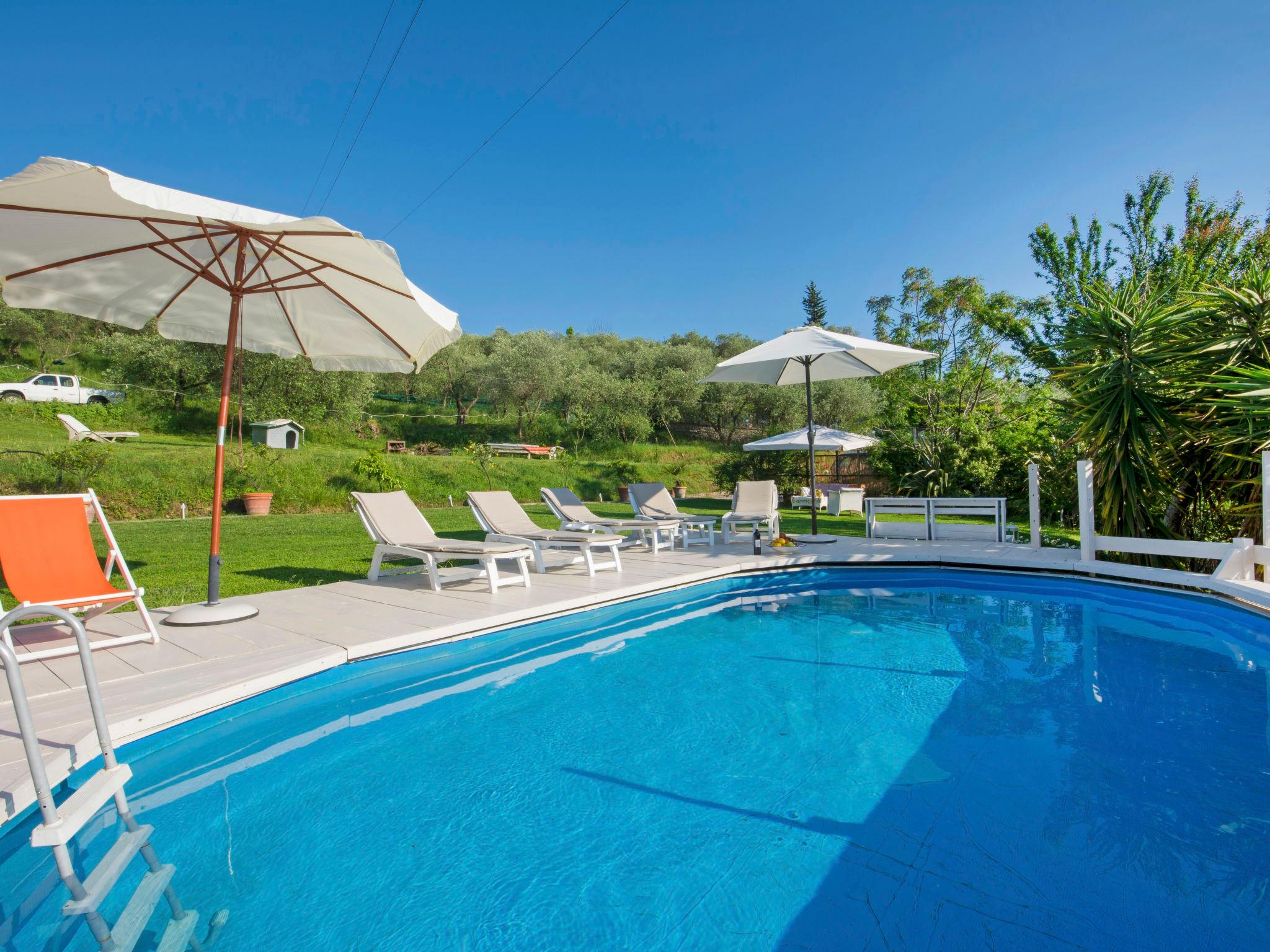Foto 2 - Casa con 4 camere da letto a Massarosa con piscina privata e vista mare