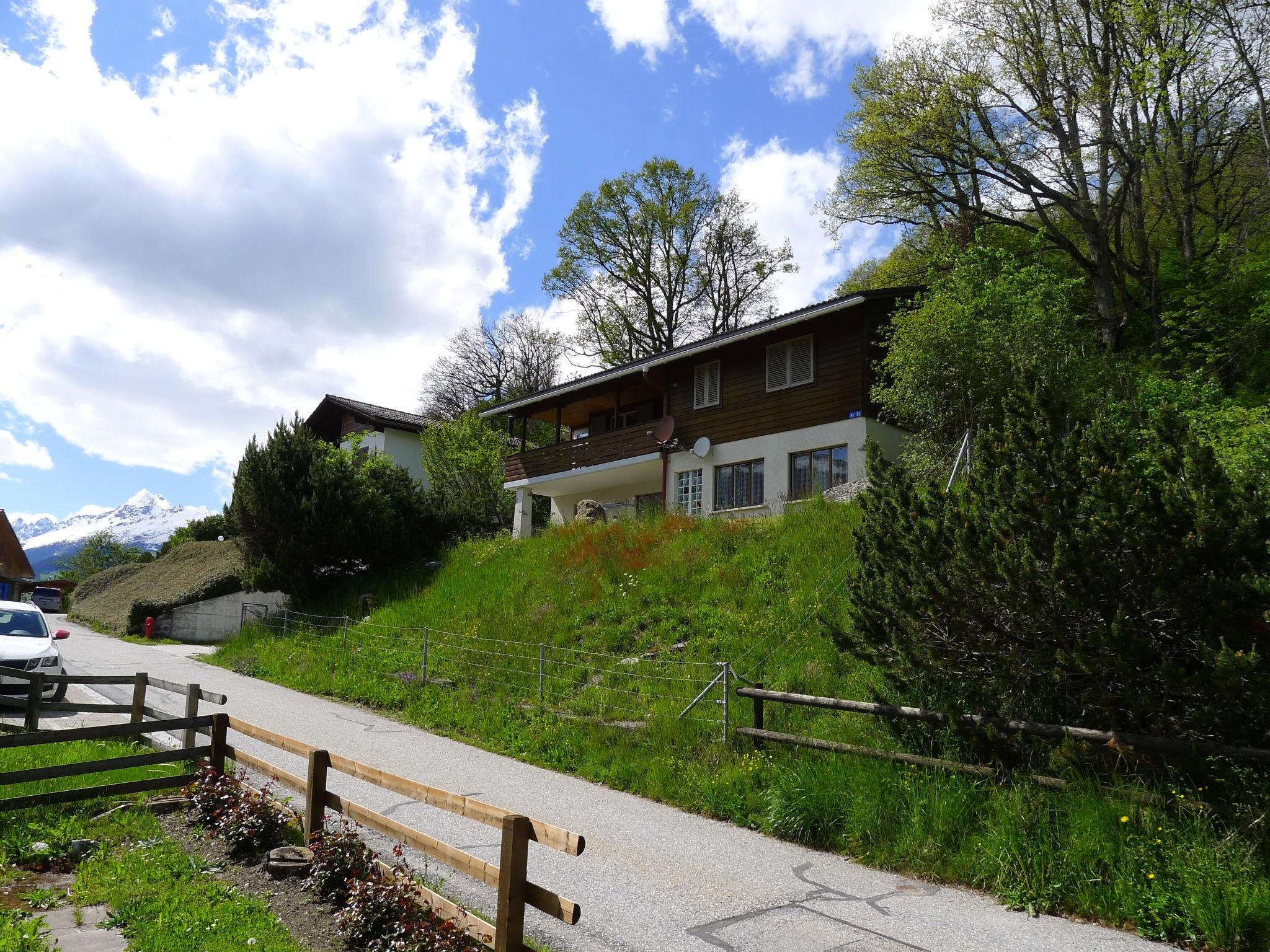 Foto 1 - Apartamento de 3 habitaciones en Ilanz/Glion con jardín y vistas a la montaña