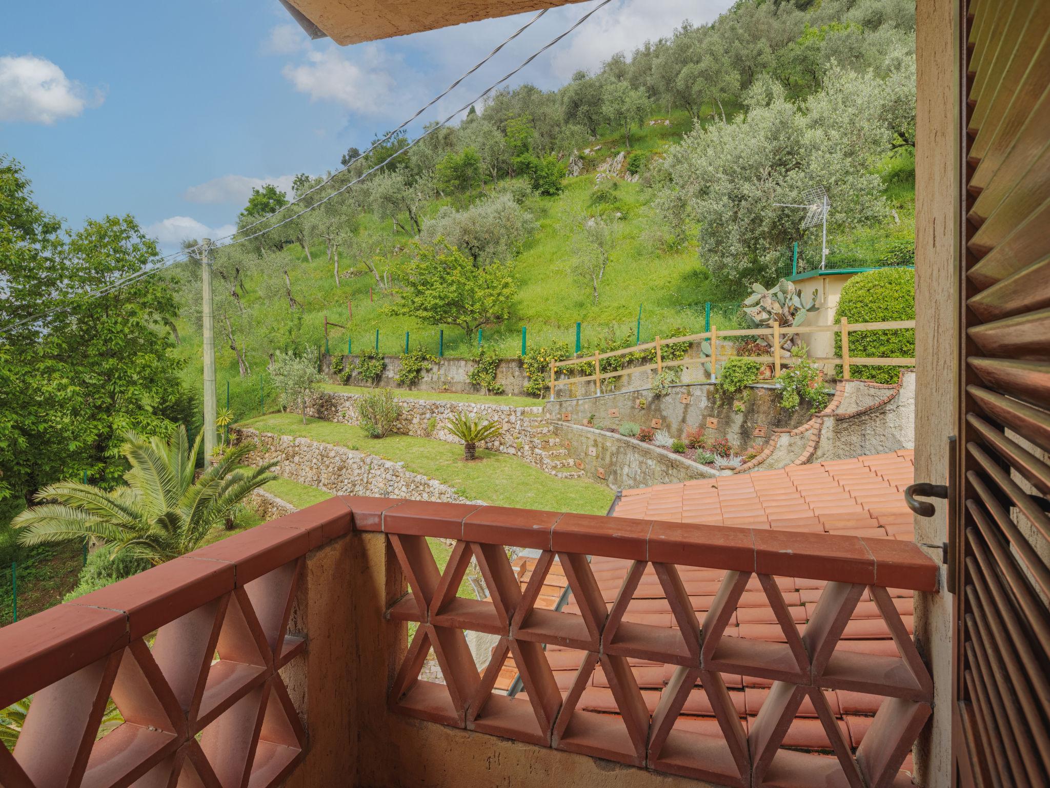 Foto 28 - Casa con 2 camere da letto a Camaiore con terrazza e vista mare