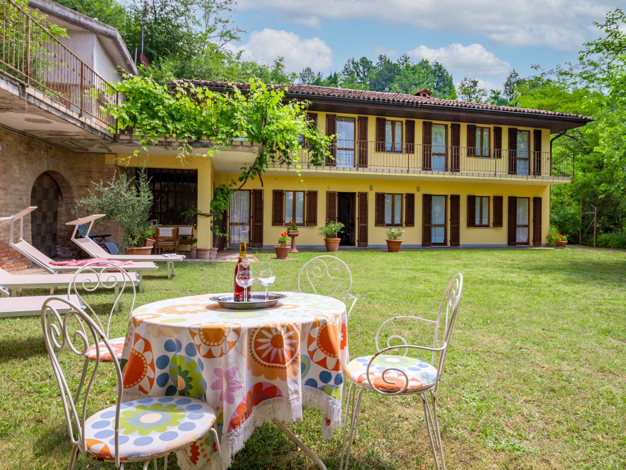 Photo 1 - Maison de 3 chambres à Cortiglione avec jardin et terrasse