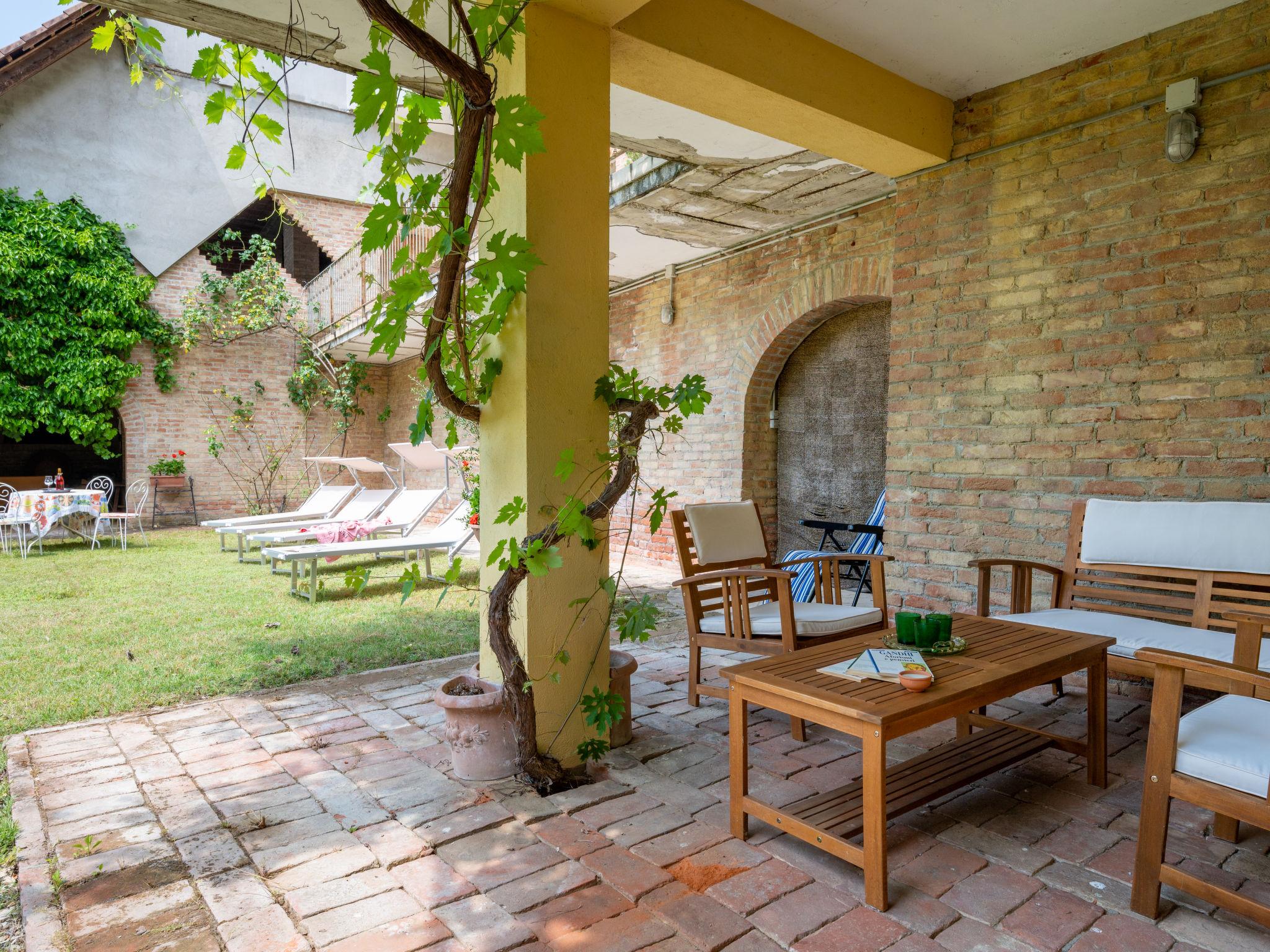 Foto 2 - Casa de 3 habitaciones en Cortiglione con jardín y terraza