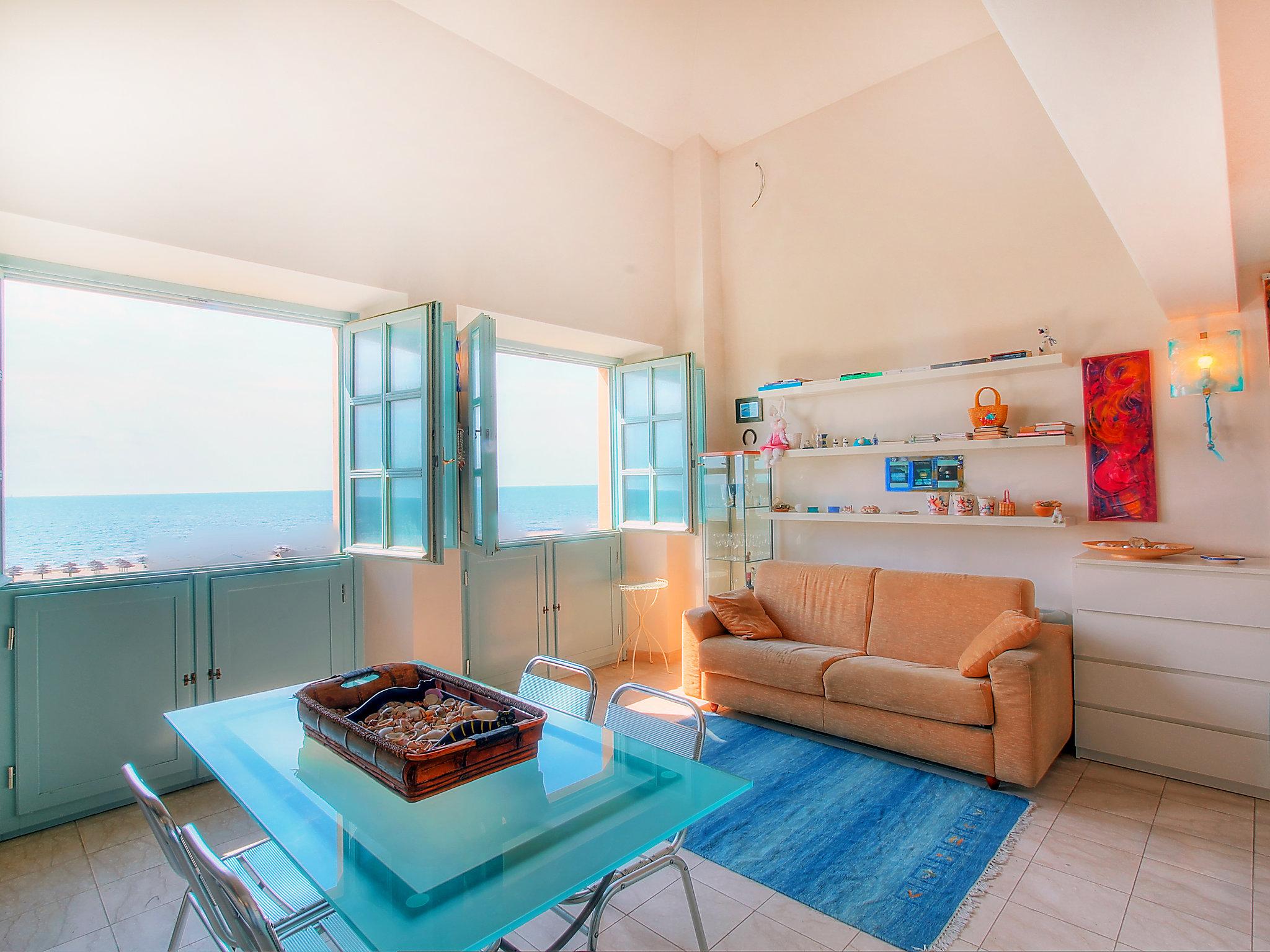 Foto 4 - Apartamento de 1 quarto em Pisa com piscina e vistas do mar
