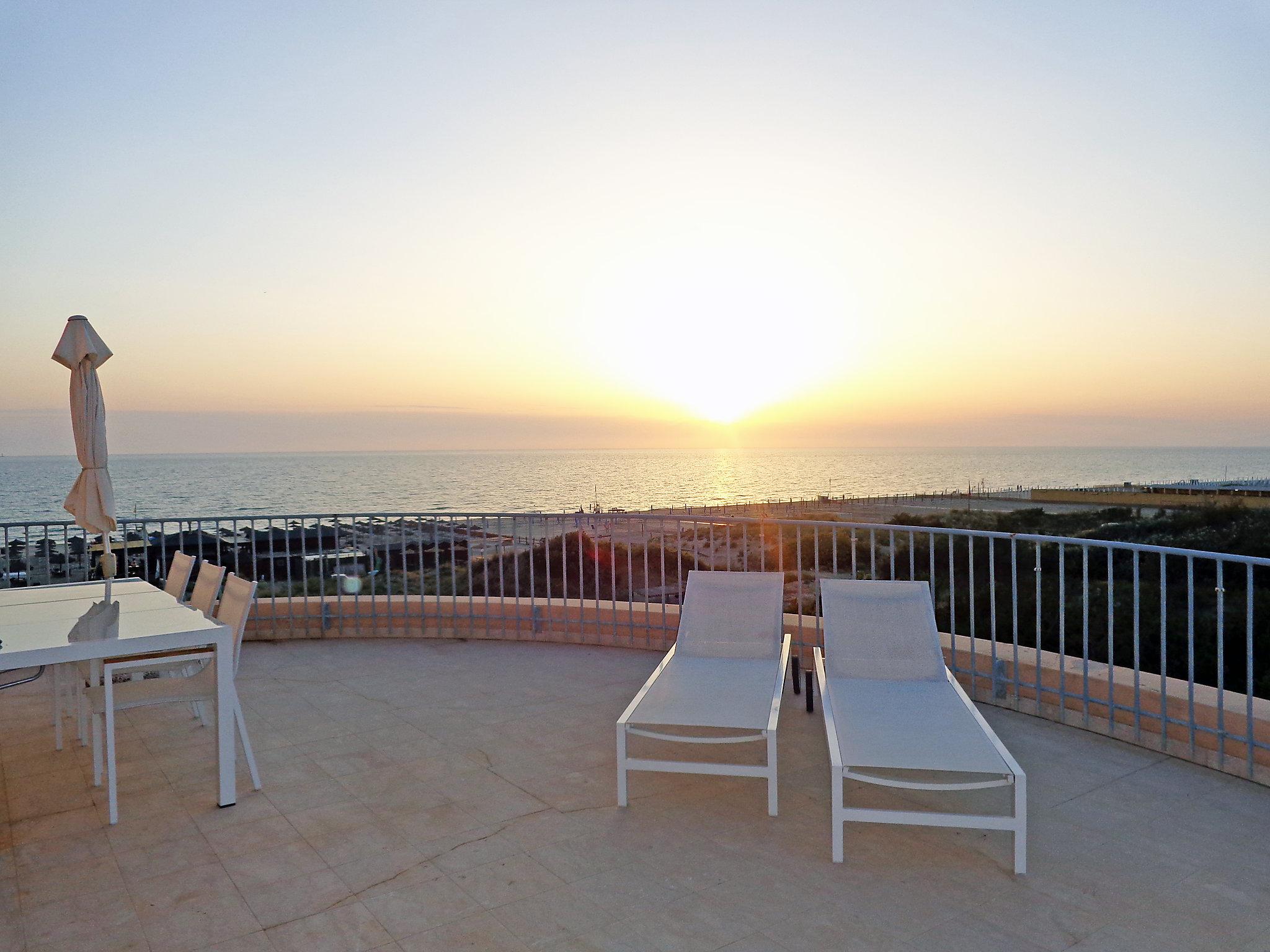 Foto 3 - Apartamento de 1 habitación en Pisa con piscina y vistas al mar