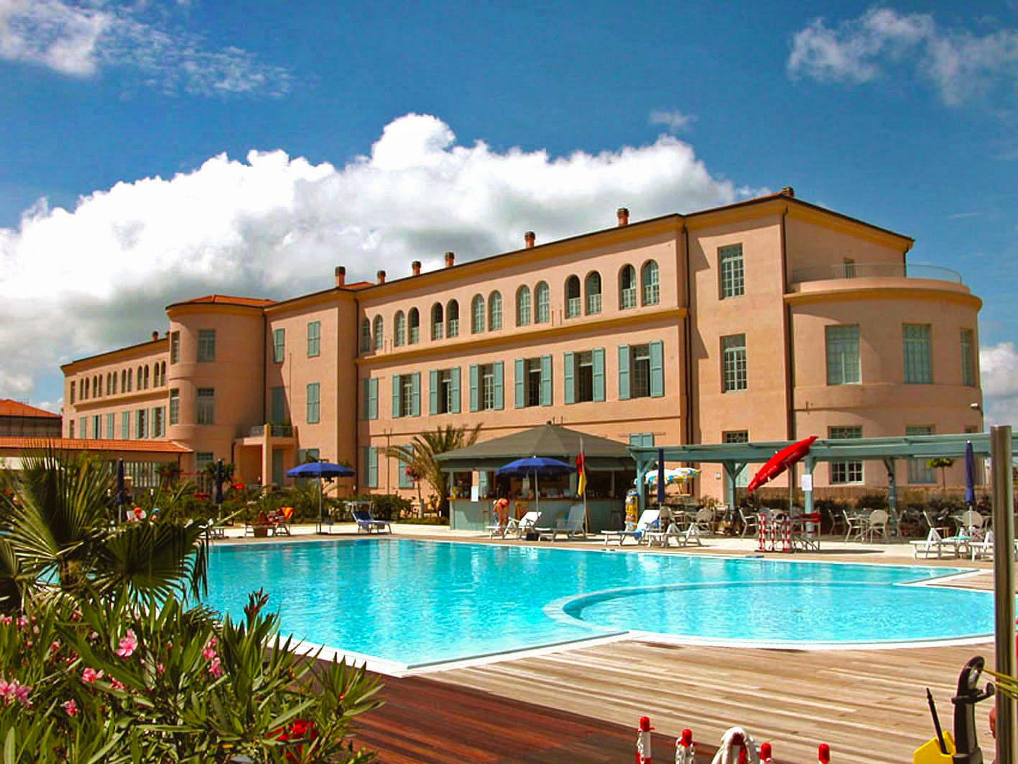 Foto 2 - Apartamento de 1 habitación en Pisa con piscina y vistas al mar