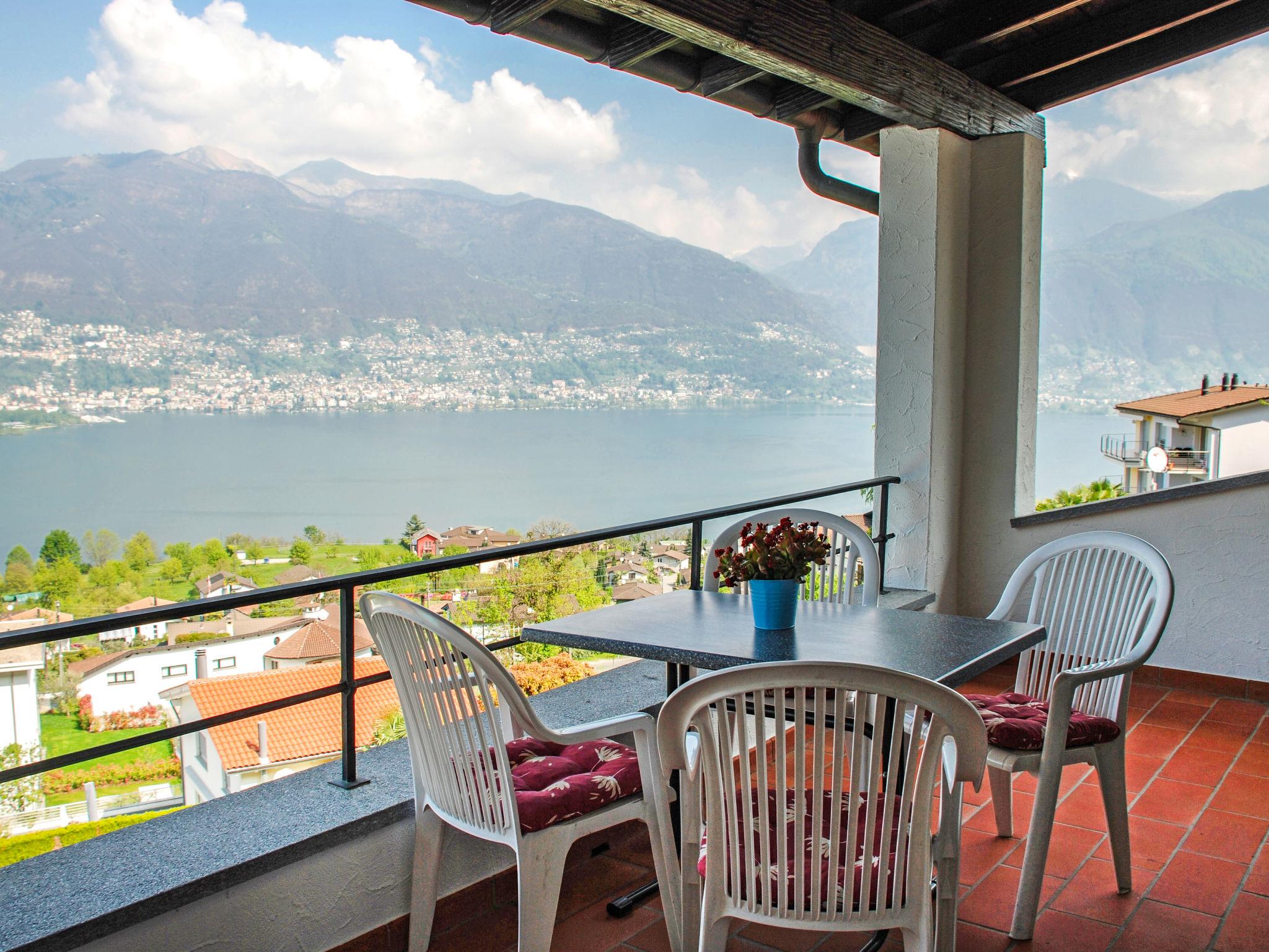 Foto 2 - Appartamento con 1 camera da letto a Gambarogno con piscina e terrazza