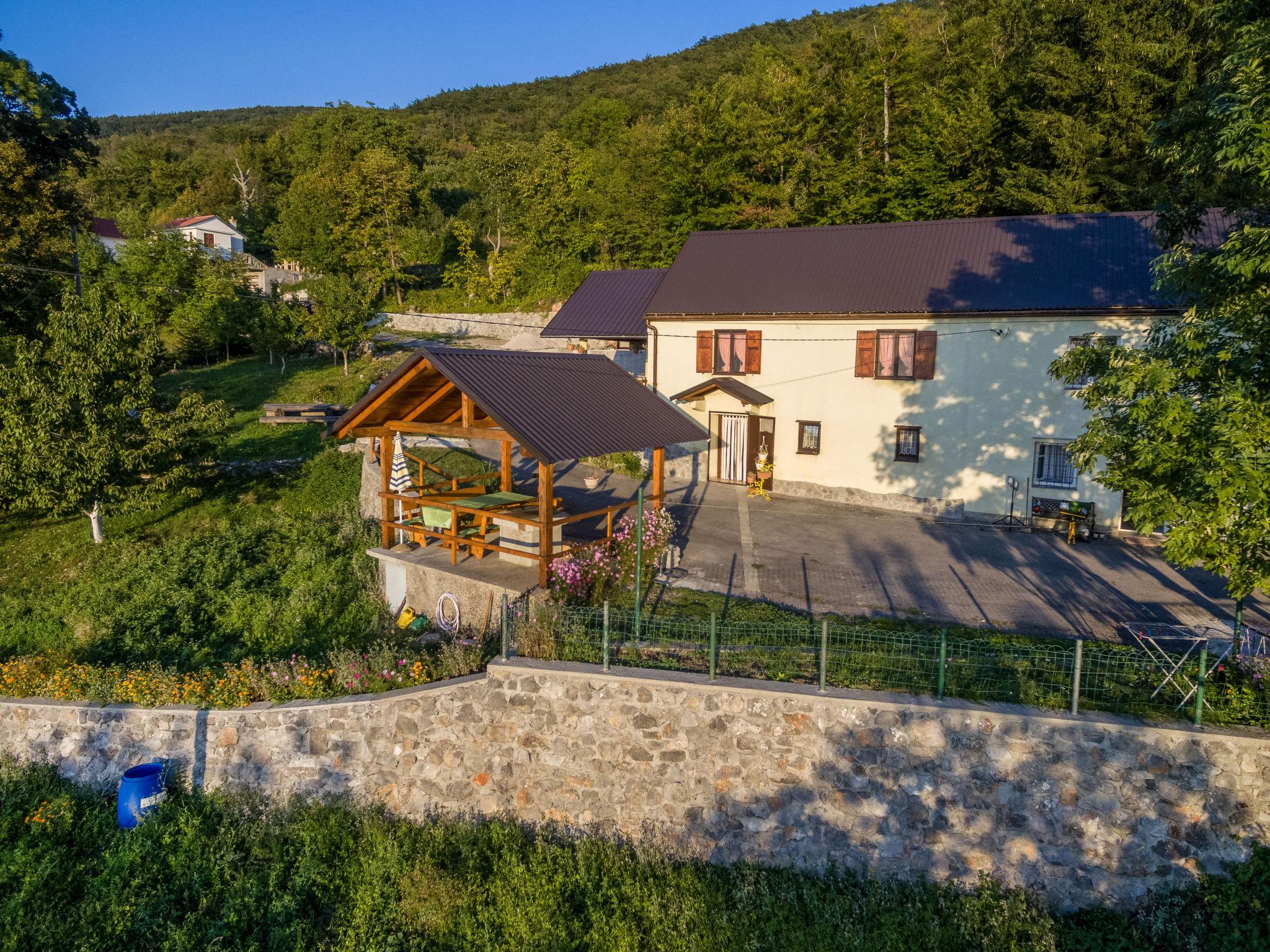 Foto 7 - Casa con 2 camere da letto a Senj con piscina privata e giardino