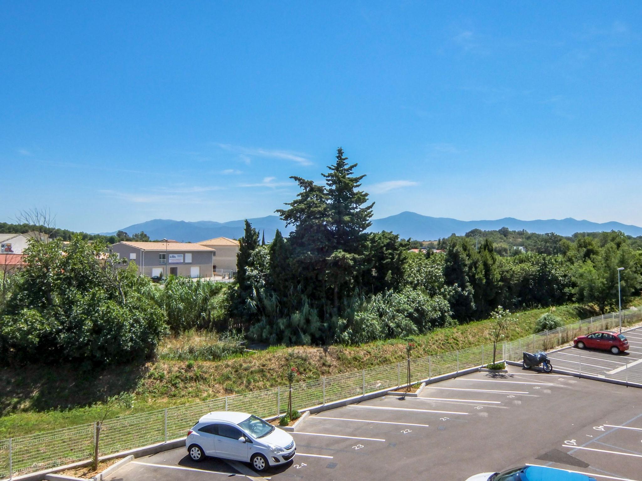 Foto 12 - Appartamento con 2 camere da letto a Saint-Cyprien con terrazza e vista mare