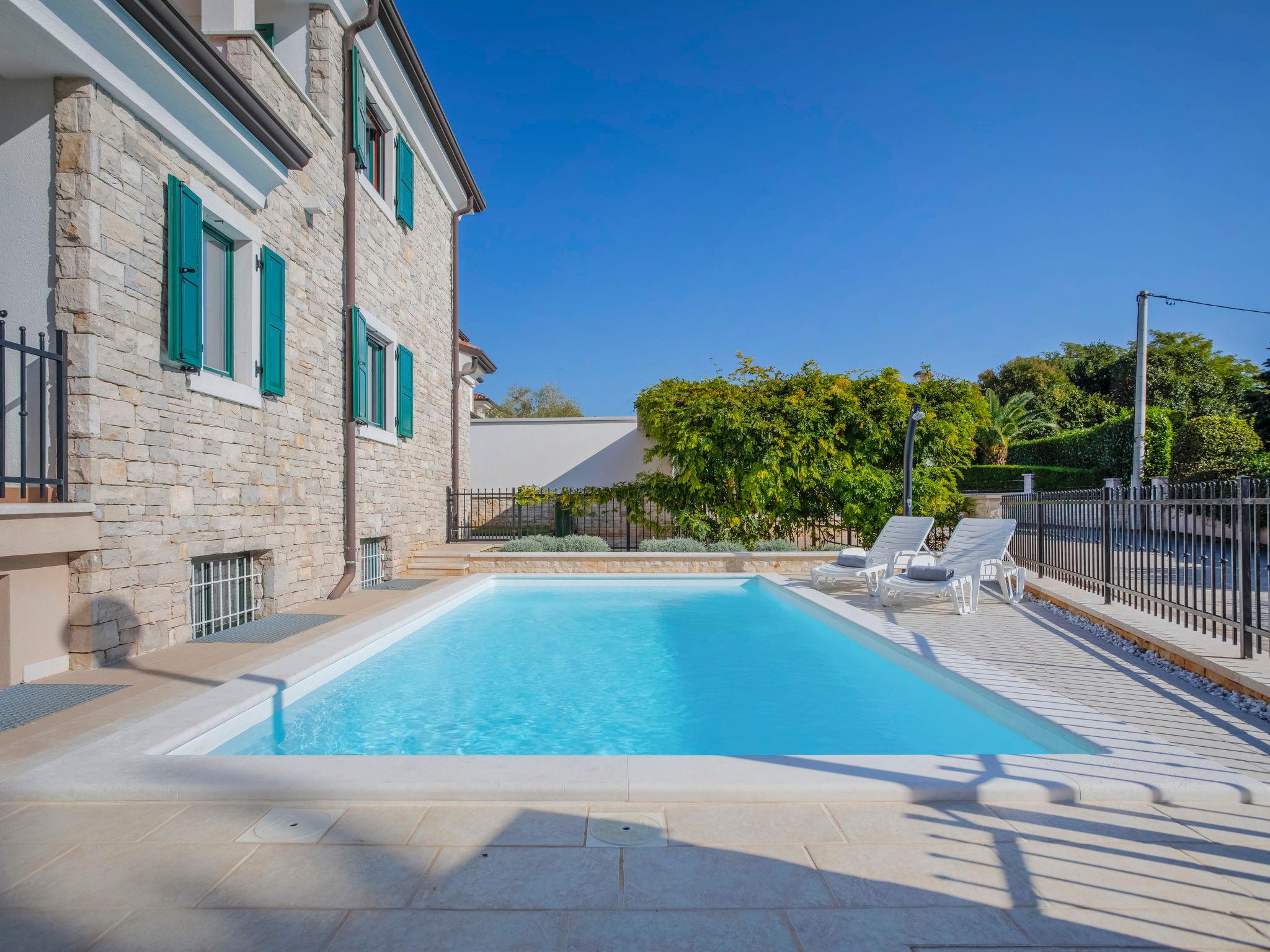 Photo 24 - Maison de 4 chambres à Umag avec piscine privée et jardin