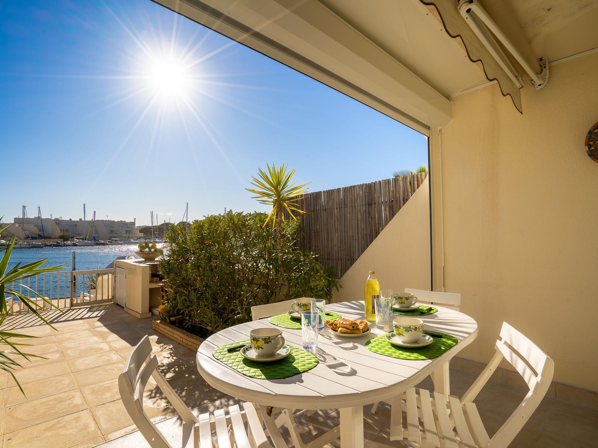 Foto 16 - Casa con 2 camere da letto a Le Grau-du-Roi con terrazza e vista mare