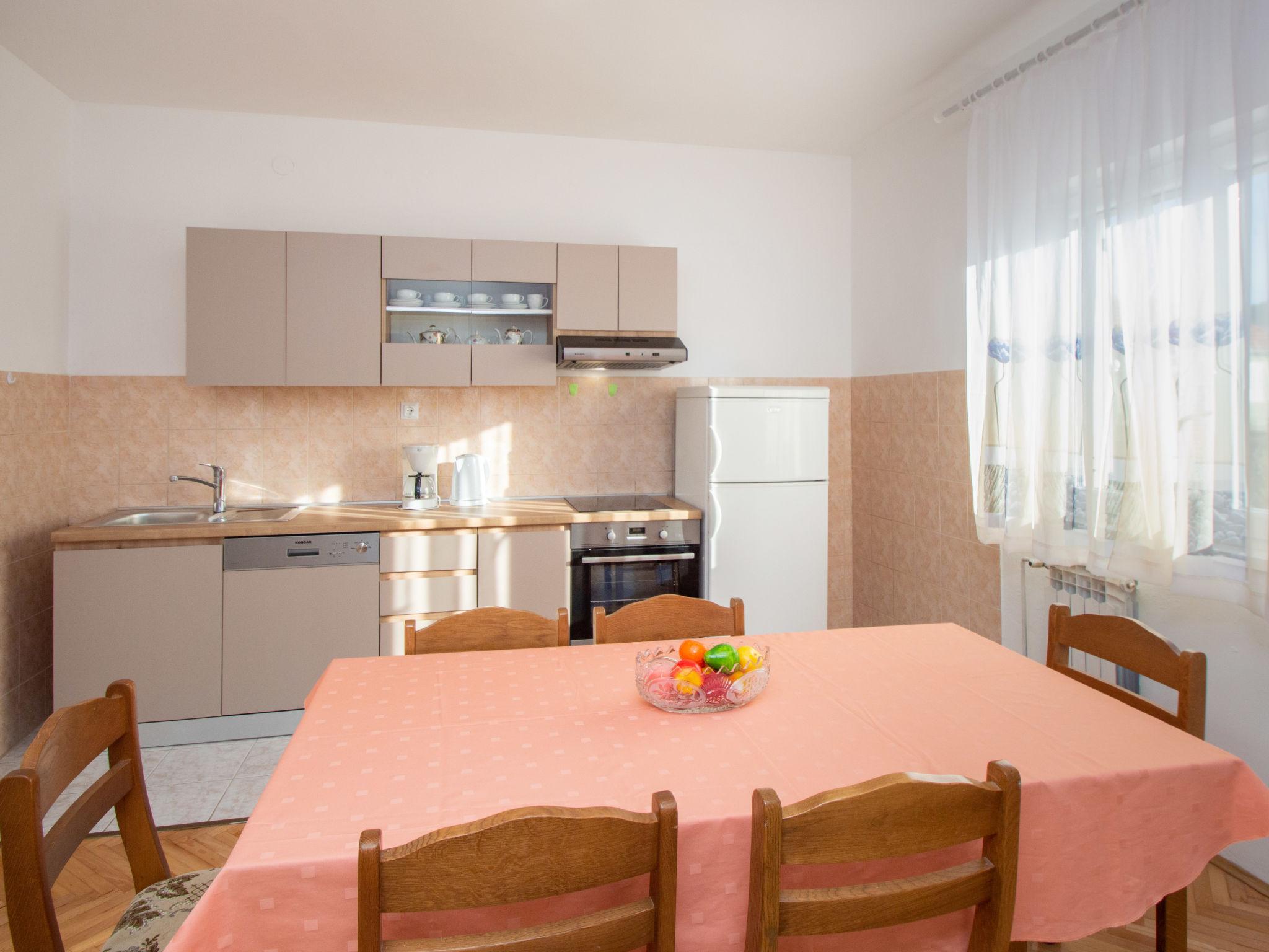 Photo 7 - 2 bedroom Apartment in Sibenik with terrace and sea view