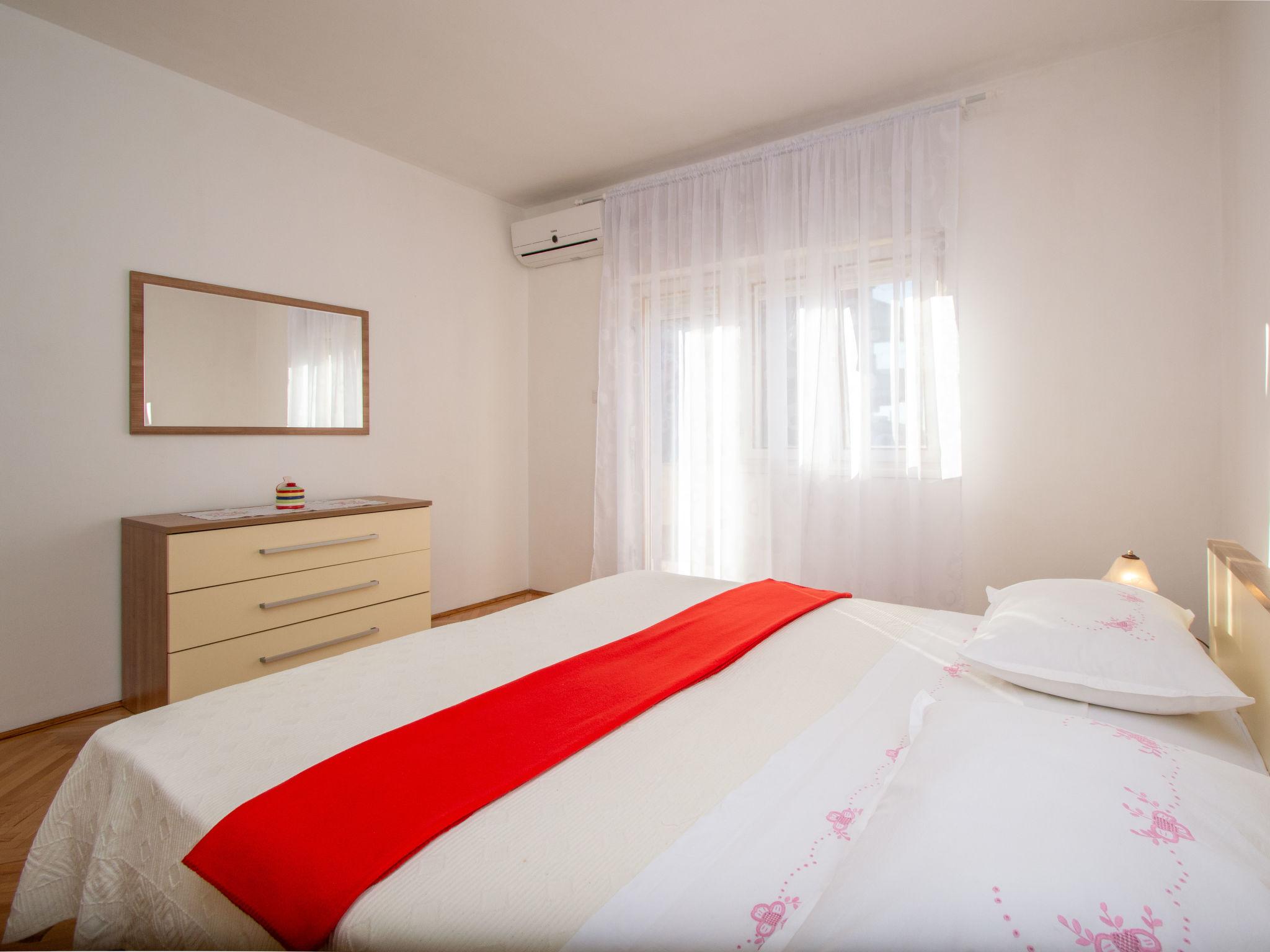 Photo 10 - 2 bedroom Apartment in Sibenik with terrace